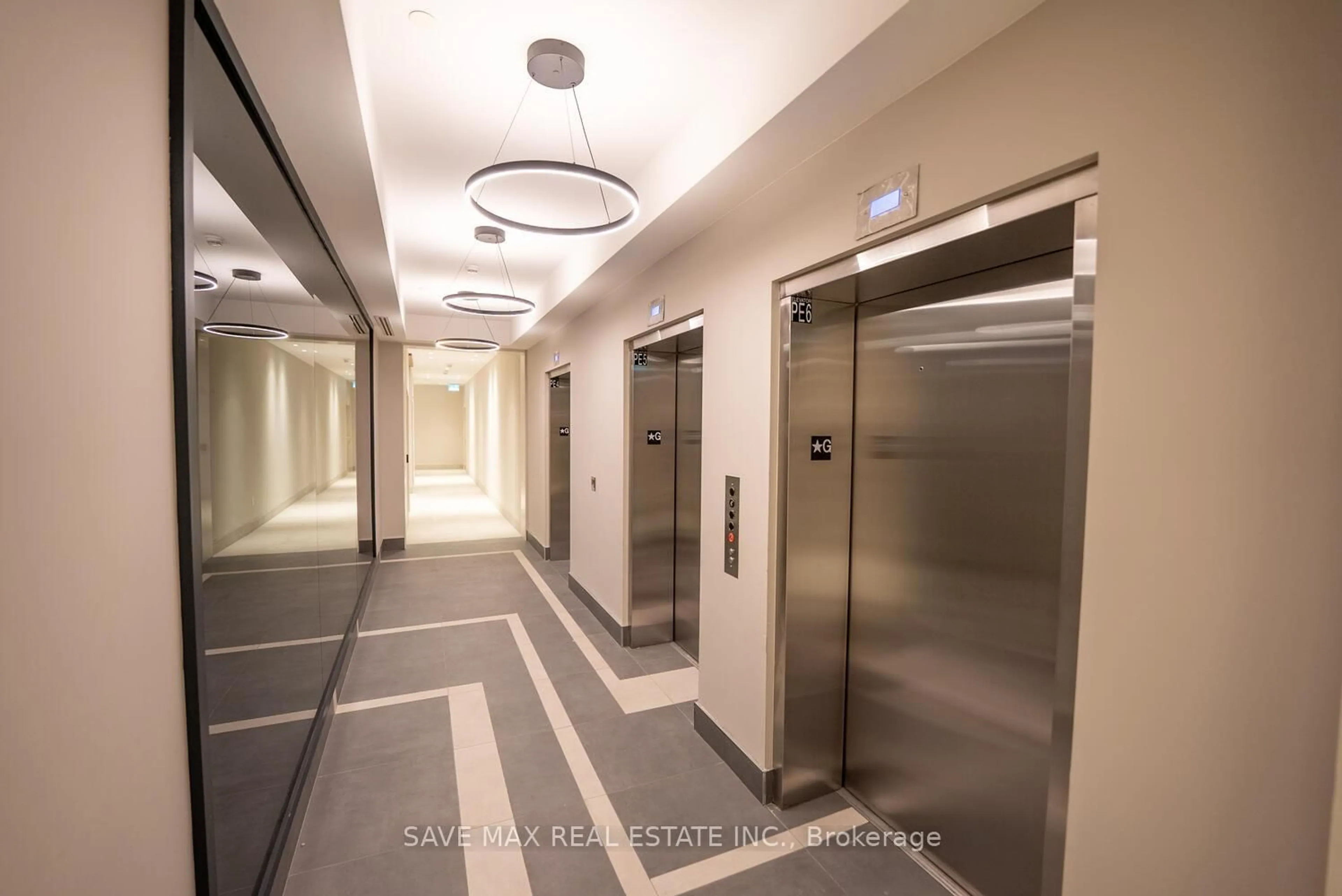 Indoor foyer for 3270 Sheppard Ave #2225, Toronto Ontario M1T 3K3