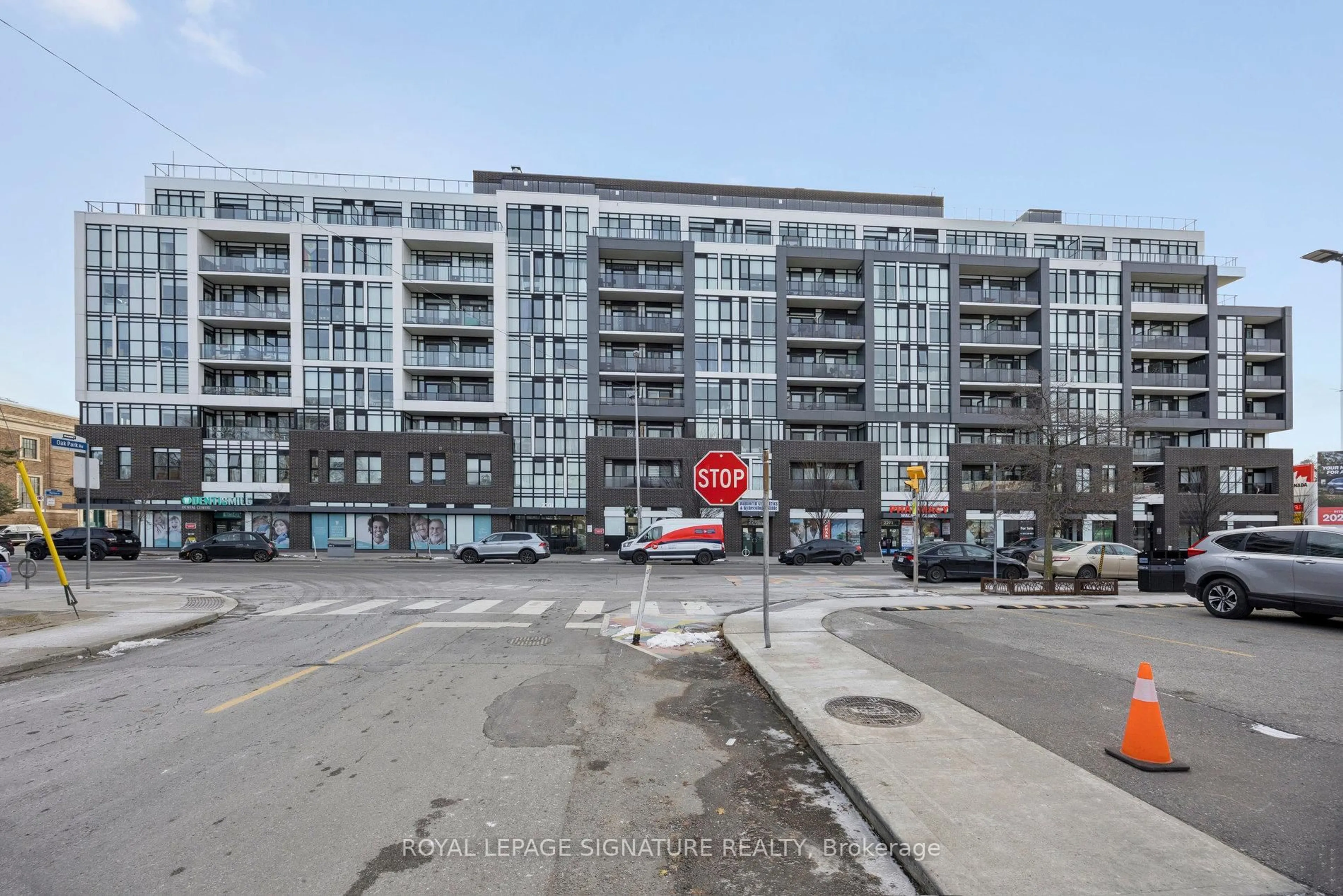 Unknown for 2301 Danforth Ave #424, Toronto Ontario M4C 1K5