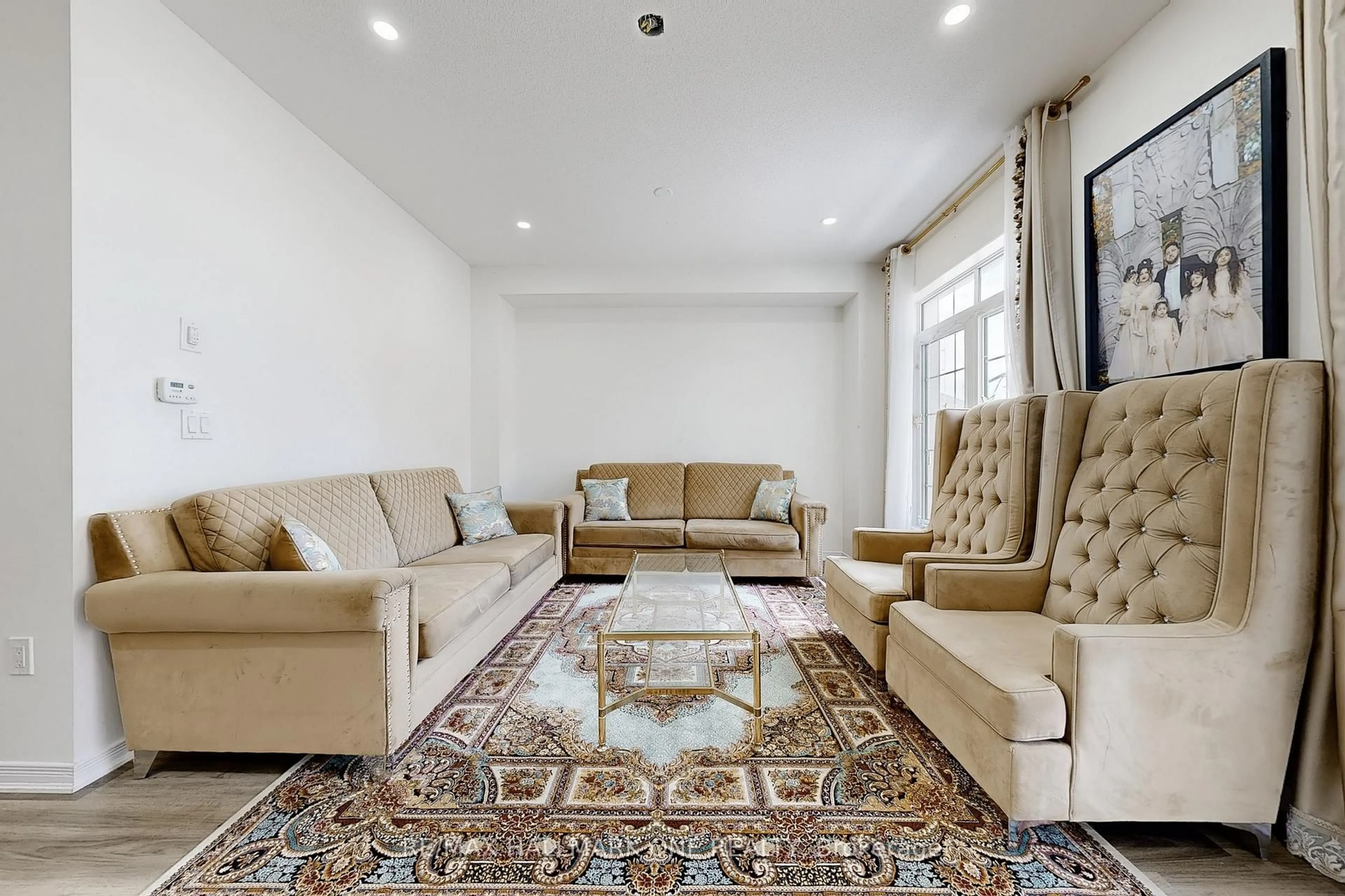 Living room with furniture, carpet floor for 27 Healthcote Lane, Ajax Ontario L1Z 0V2