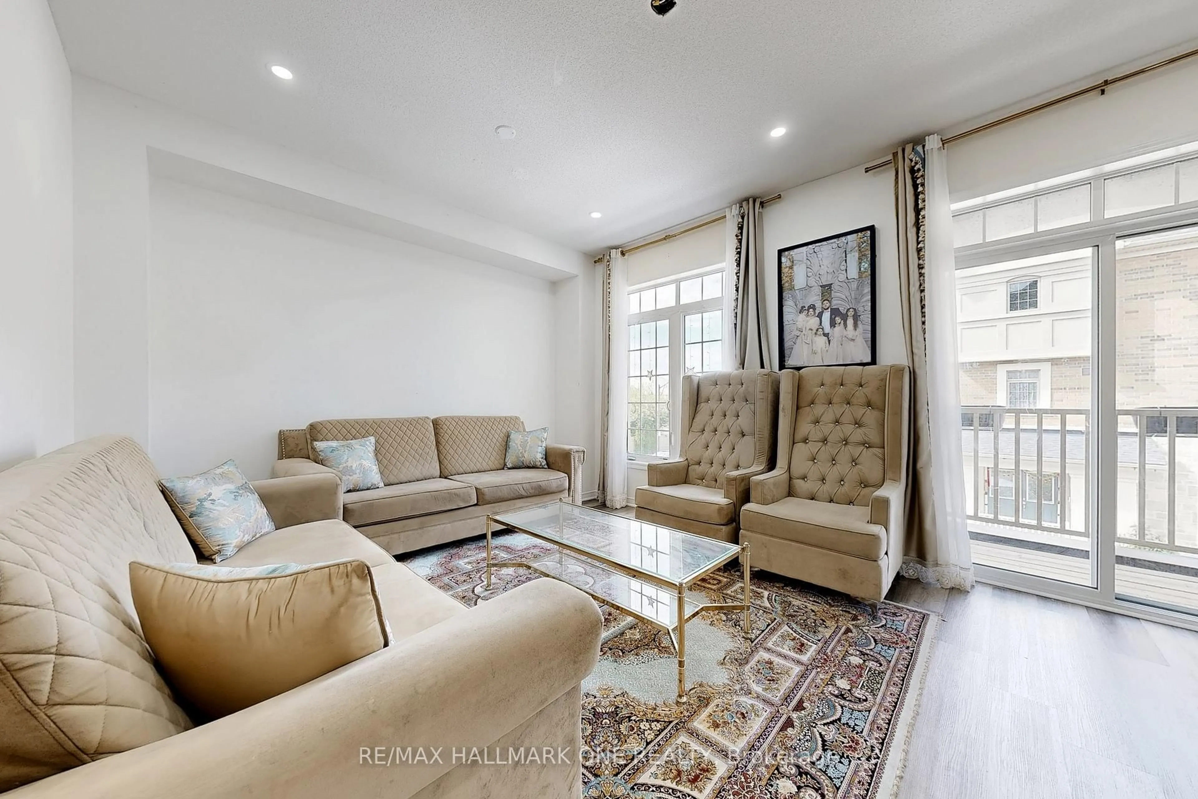 Living room with furniture, unknown for 27 Healthcote Lane, Ajax Ontario L1Z 0V2