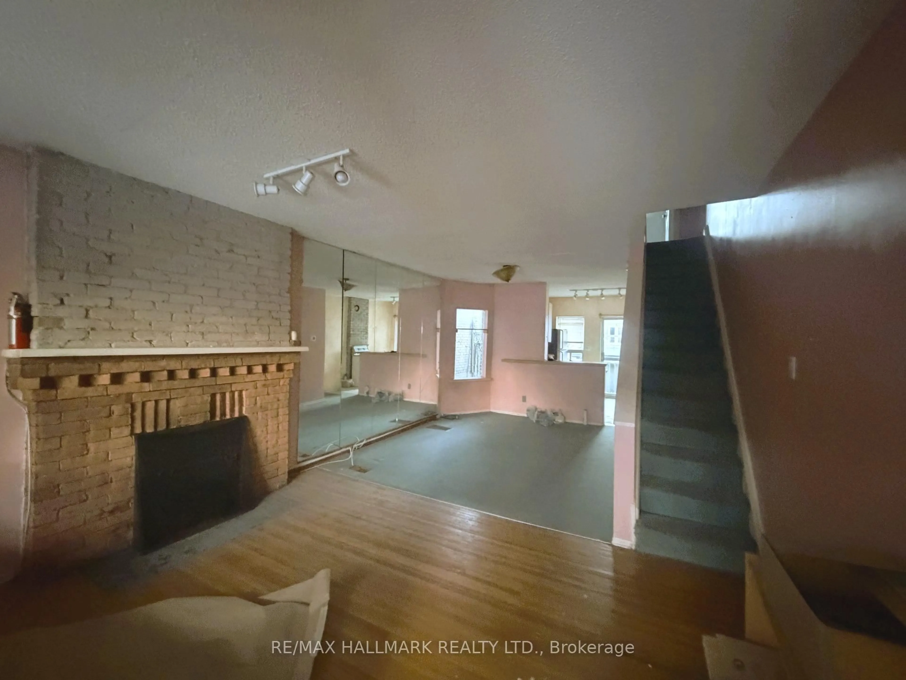 A pic of a room for 27 Bellhaven Rd, Toronto Ontario M4L 3J4