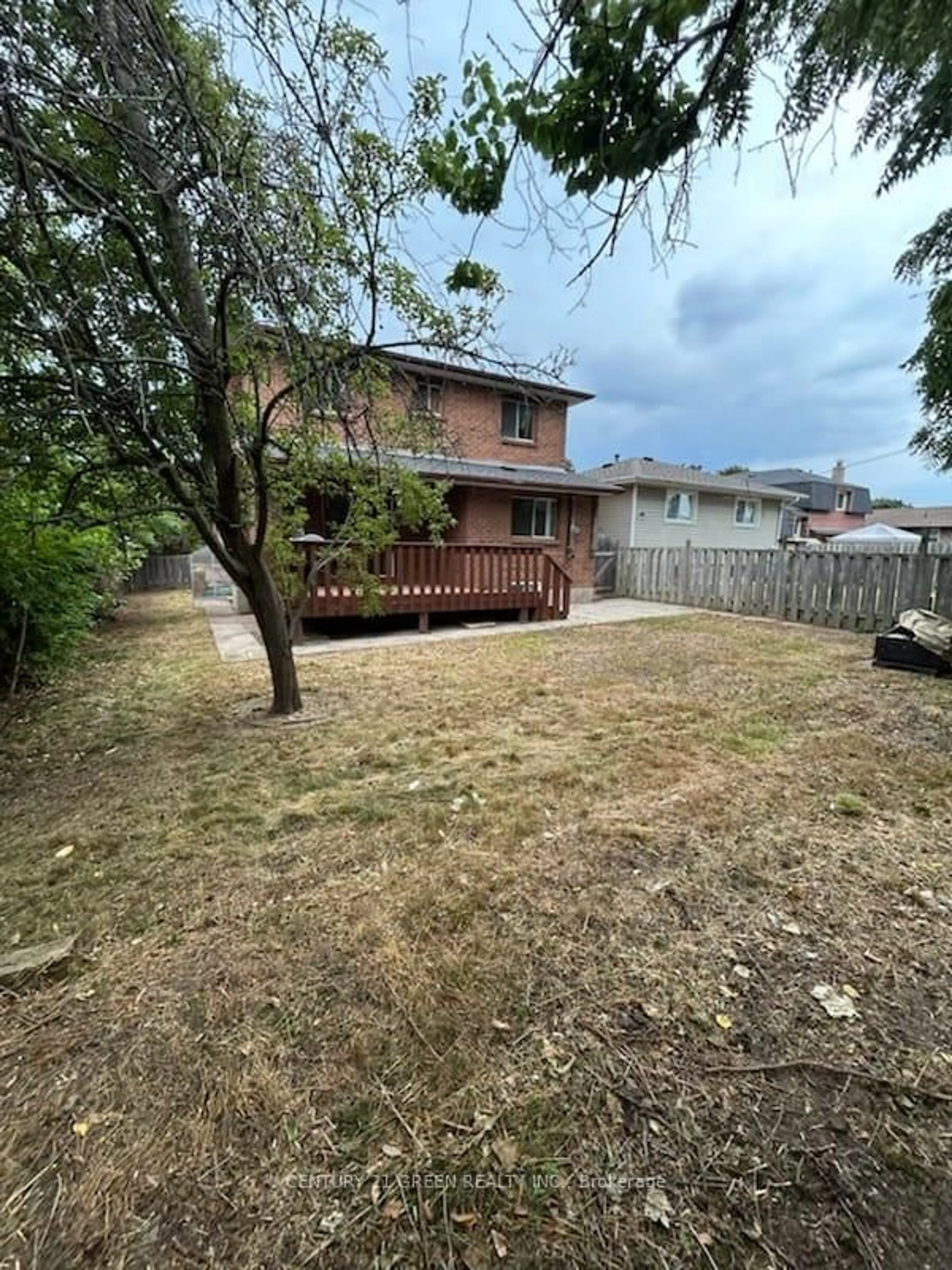 A pic from outside/outdoor area/front of a property/back of a property/a pic from drone, street for 719 Keates Ave, Oshawa Ontario L1H 7Y3