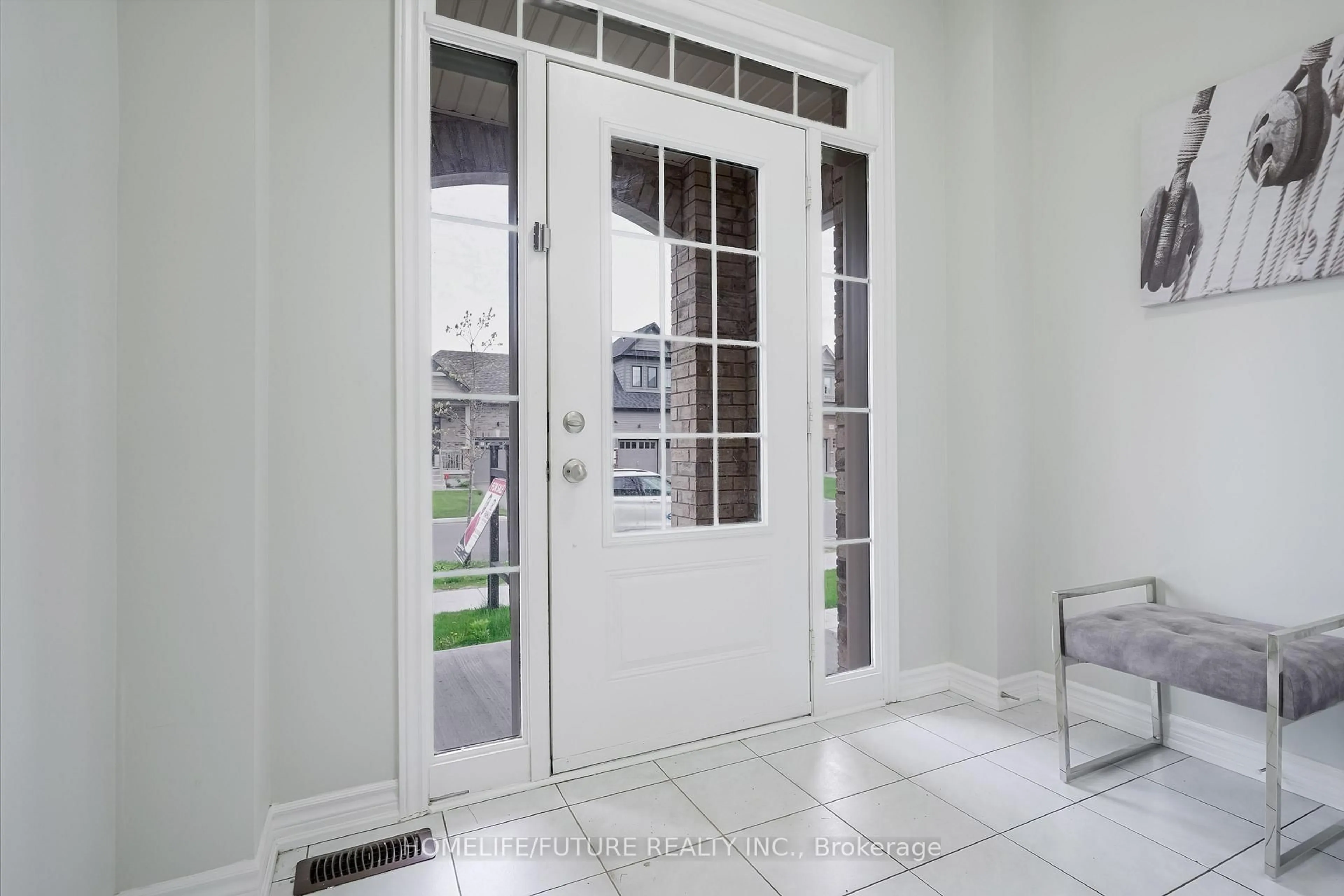 Indoor entryway for 1297 Apollo St, Oshawa Ontario L1K 3E7