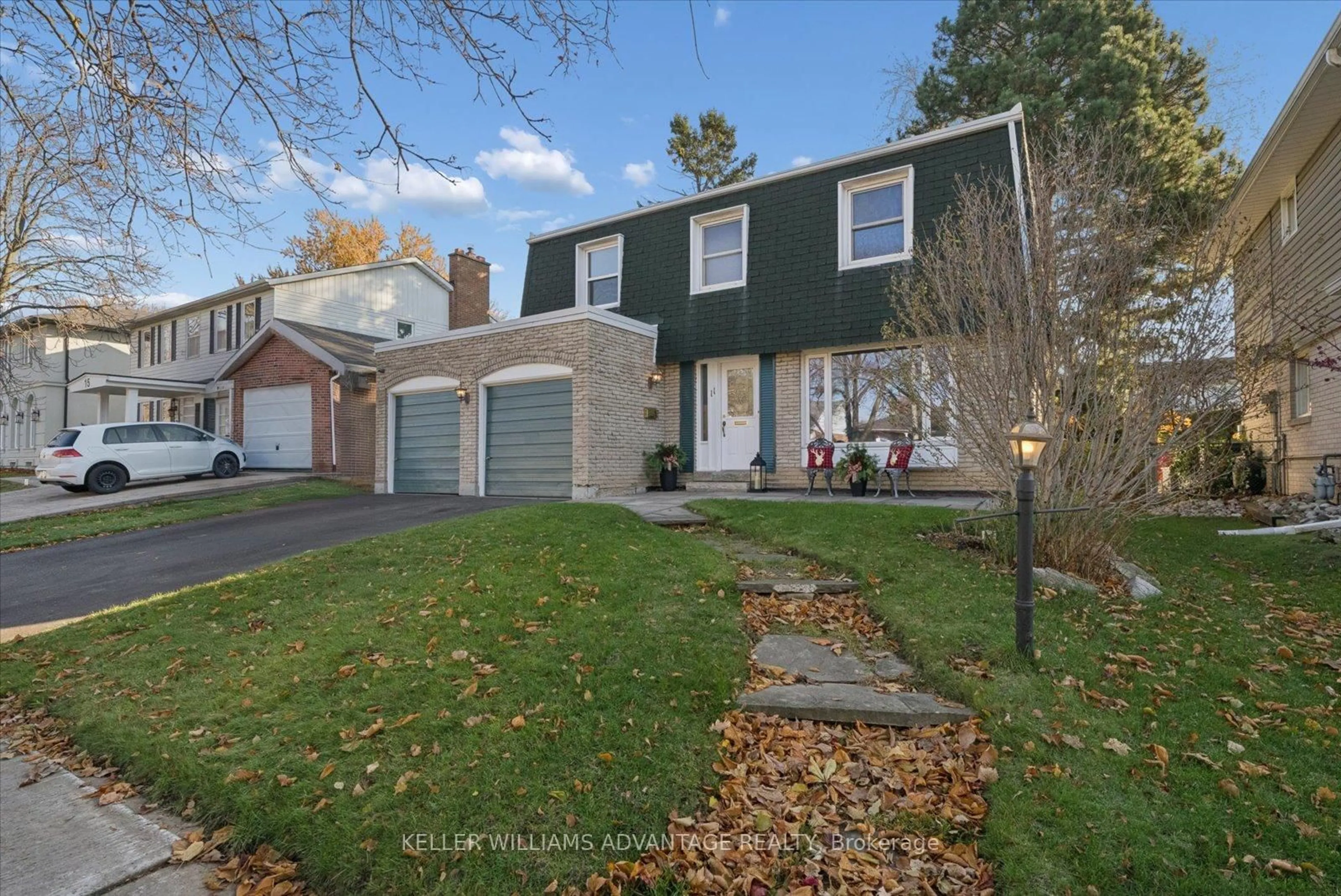 Home with vinyl exterior material, street for 11 Castle Hill Dr, Toronto Ontario M1T 2Y2