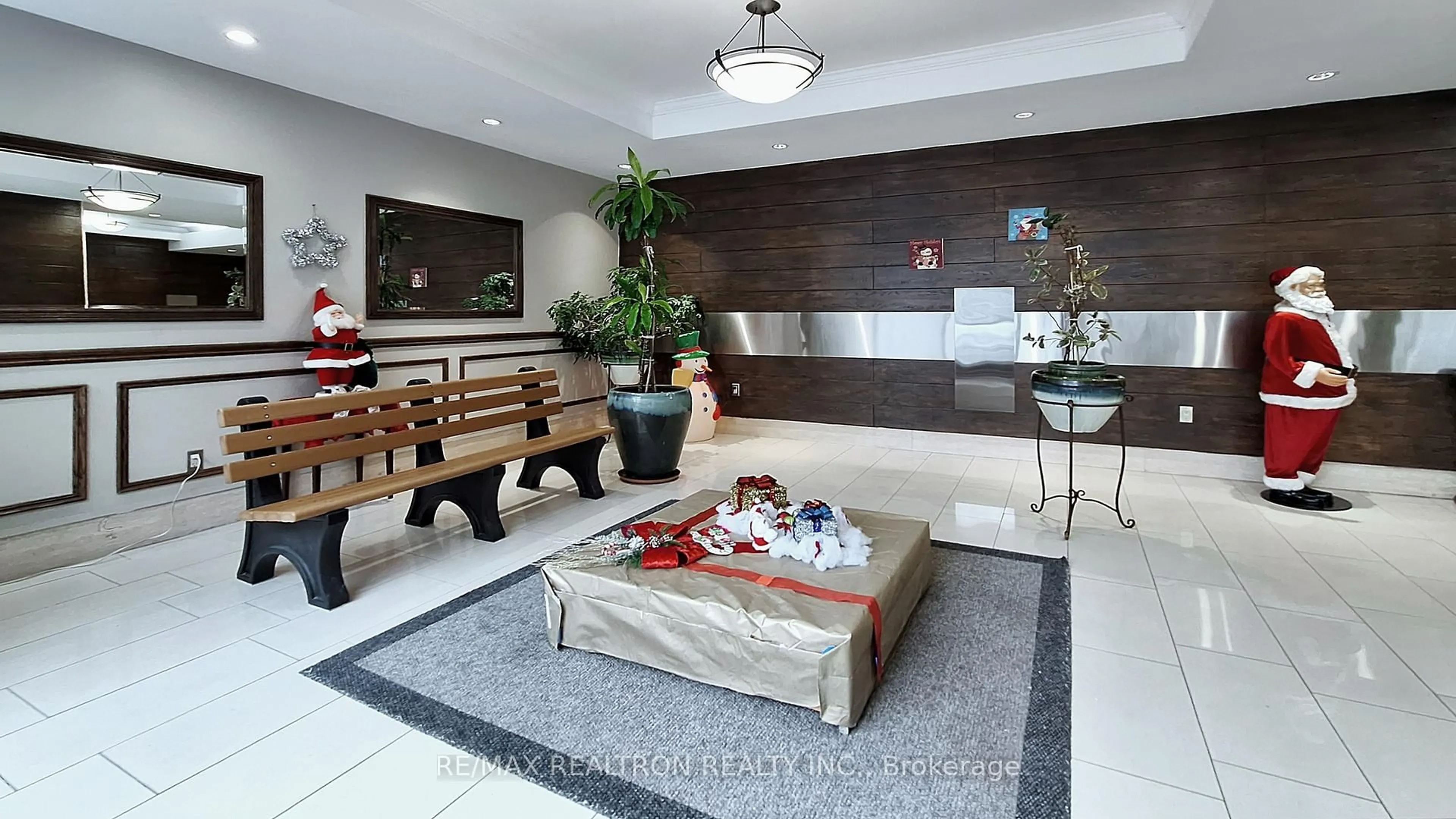 Lobby for 1250 Bridletowne Circ #PH05, Toronto Ontario M1W 2V1