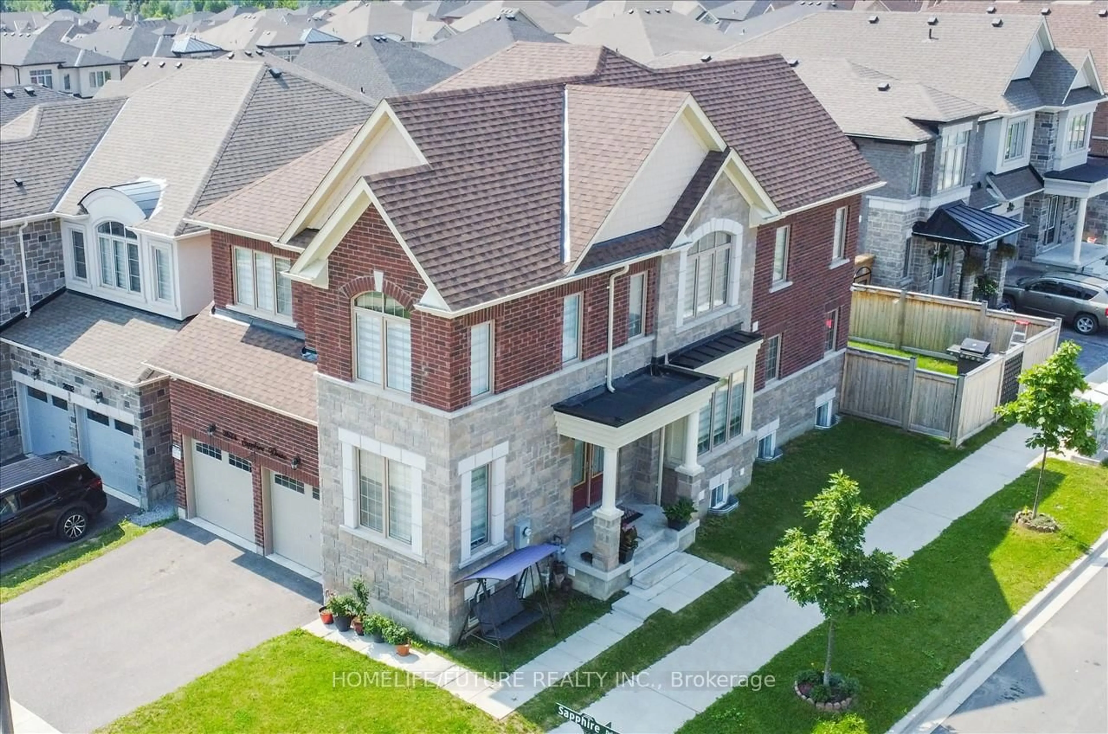 A pic from outside/outdoor area/front of a property/back of a property/a pic from drone, street for 2634 Sapphire Dr, Pickering Ontario L1X 0H3