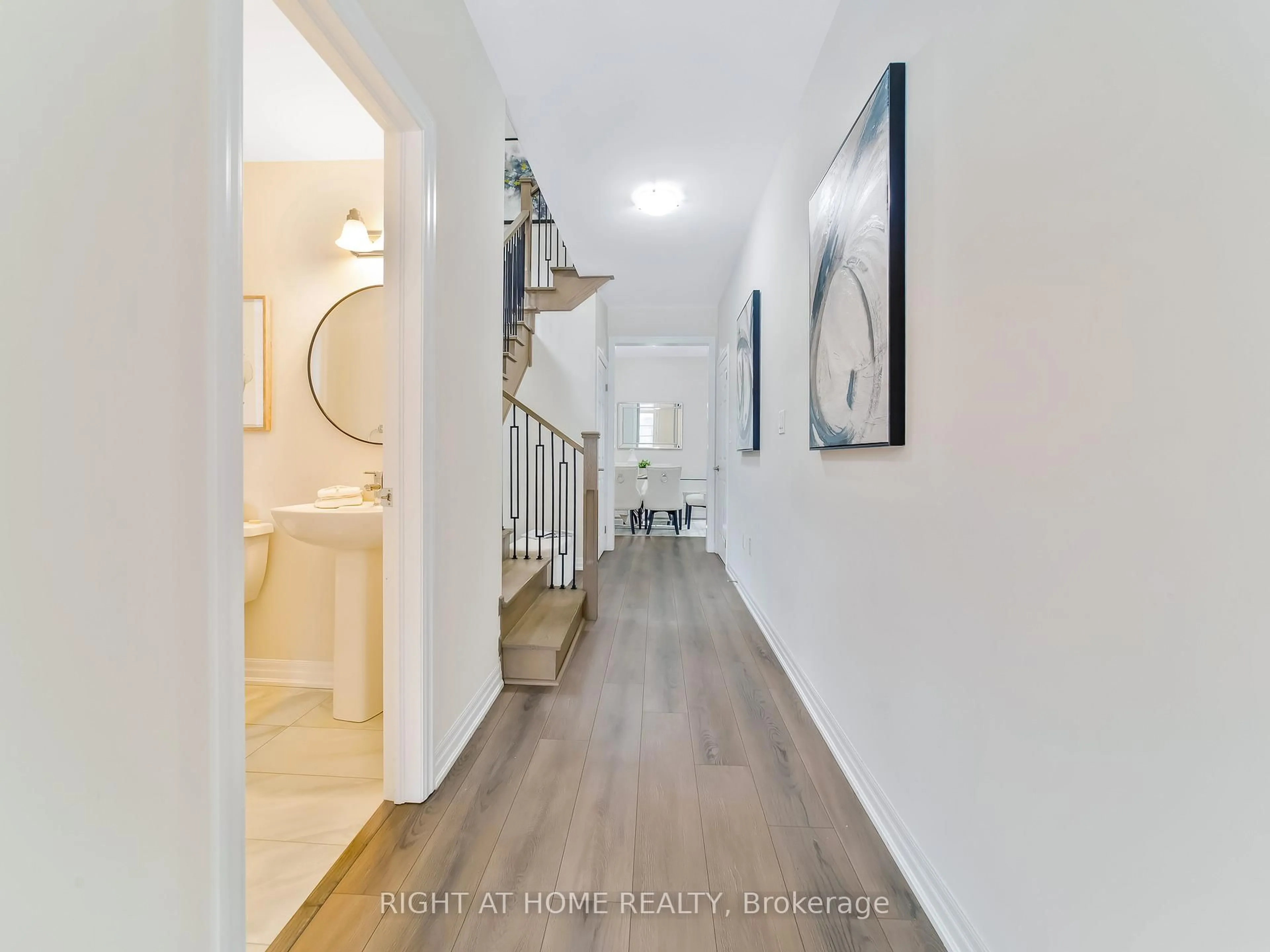 Indoor entryway for 79 Ed Ewert Ave, Clarington Ontario L1B 0W7