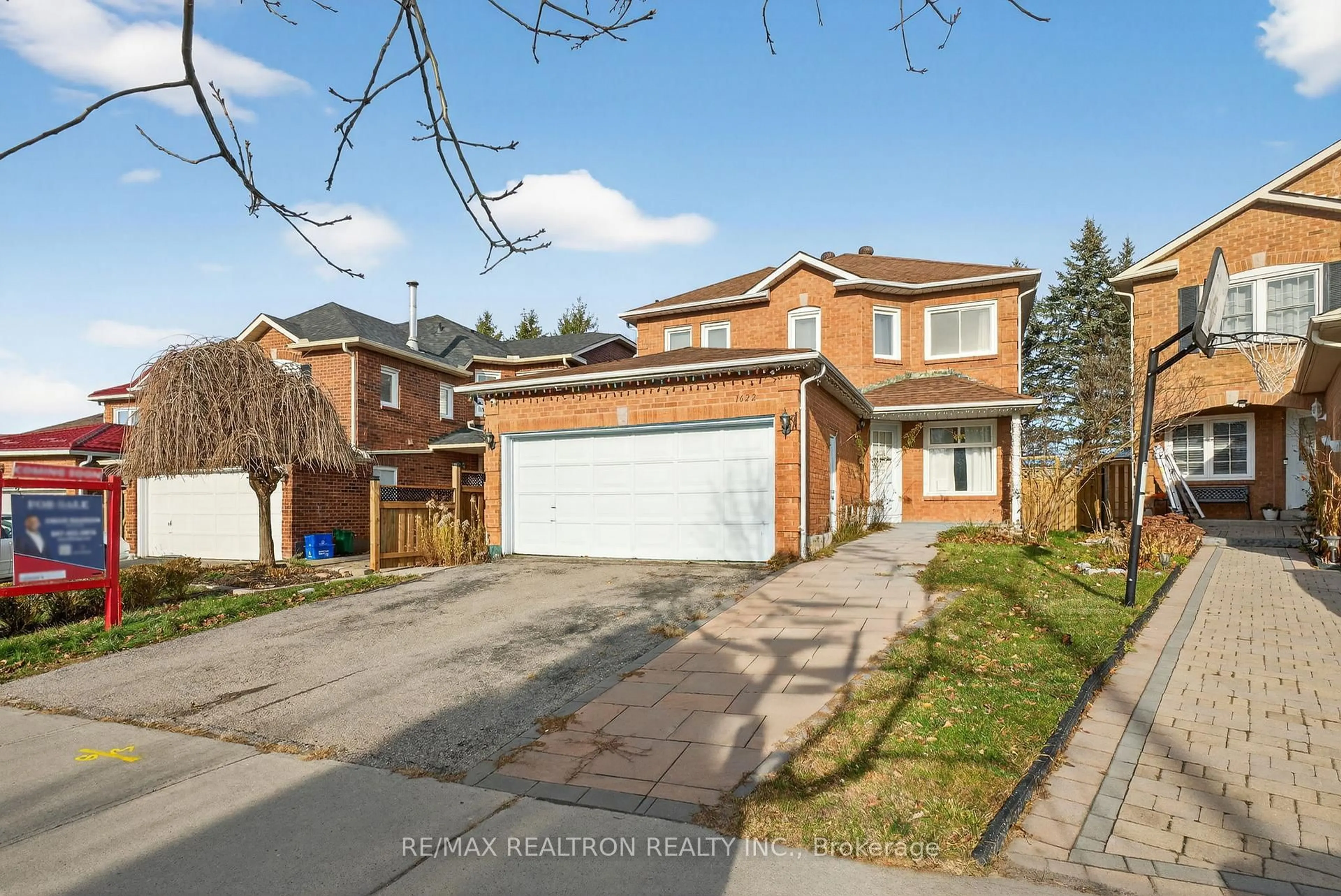 Home with brick exterior material, street for 1622 Hollyhedge Dr, Pickering Ontario L1X 2G6