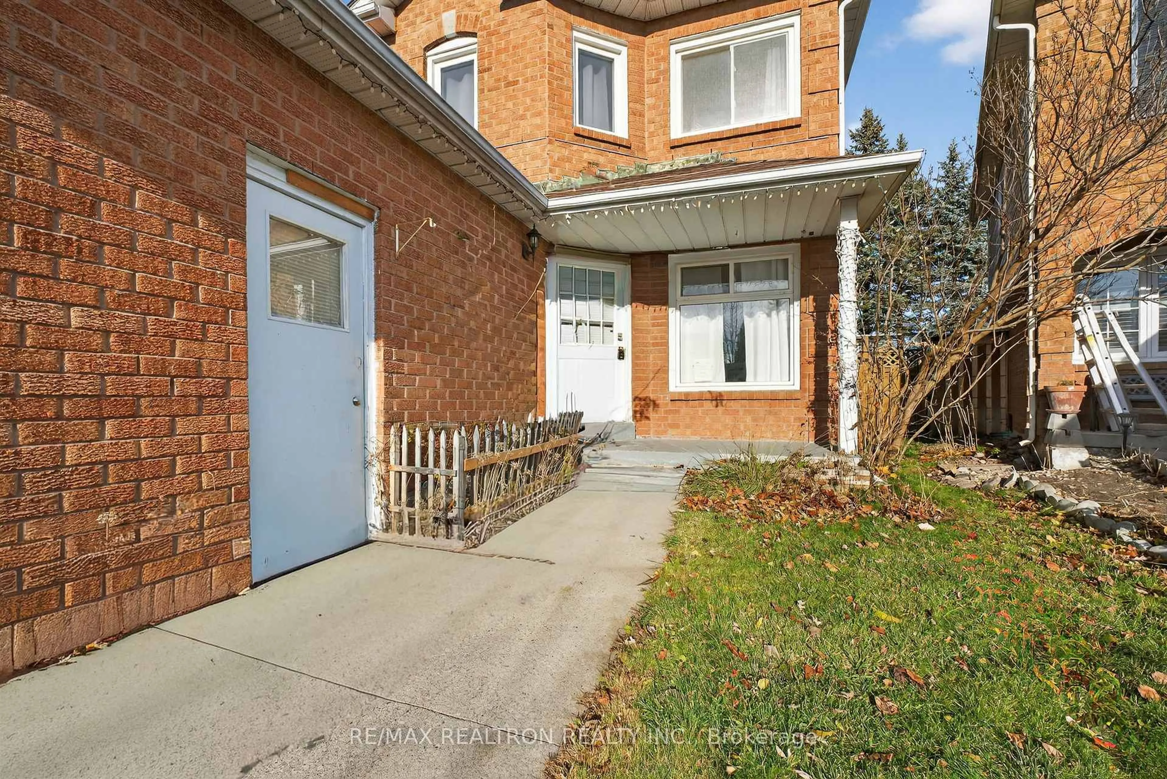 Home with brick exterior material, street for 1622 Hollyhedge Dr, Pickering Ontario L1X 2G6