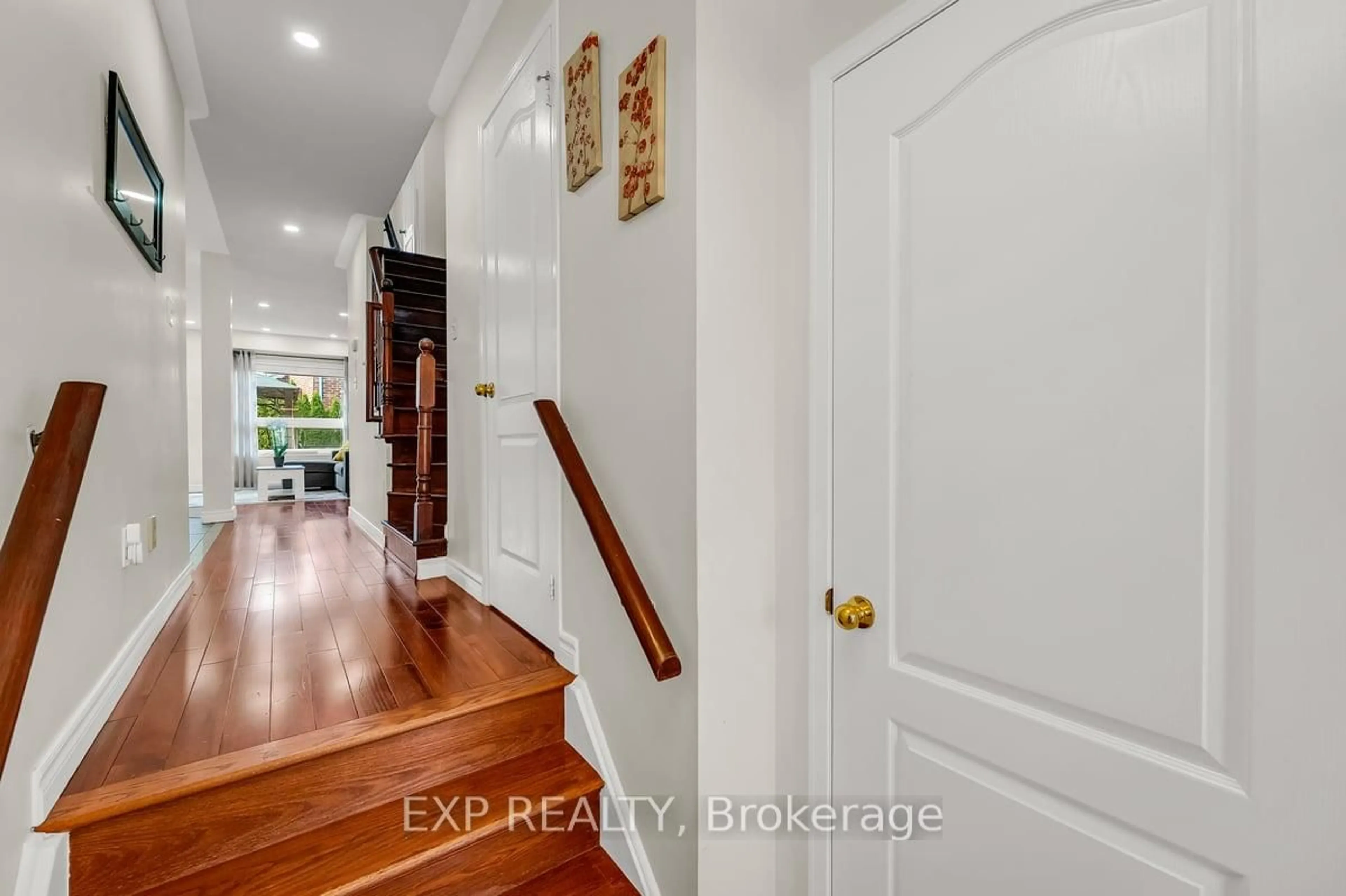 Indoor entryway for 48 Unsworth Cres, Ajax Ontario L1T 4X3