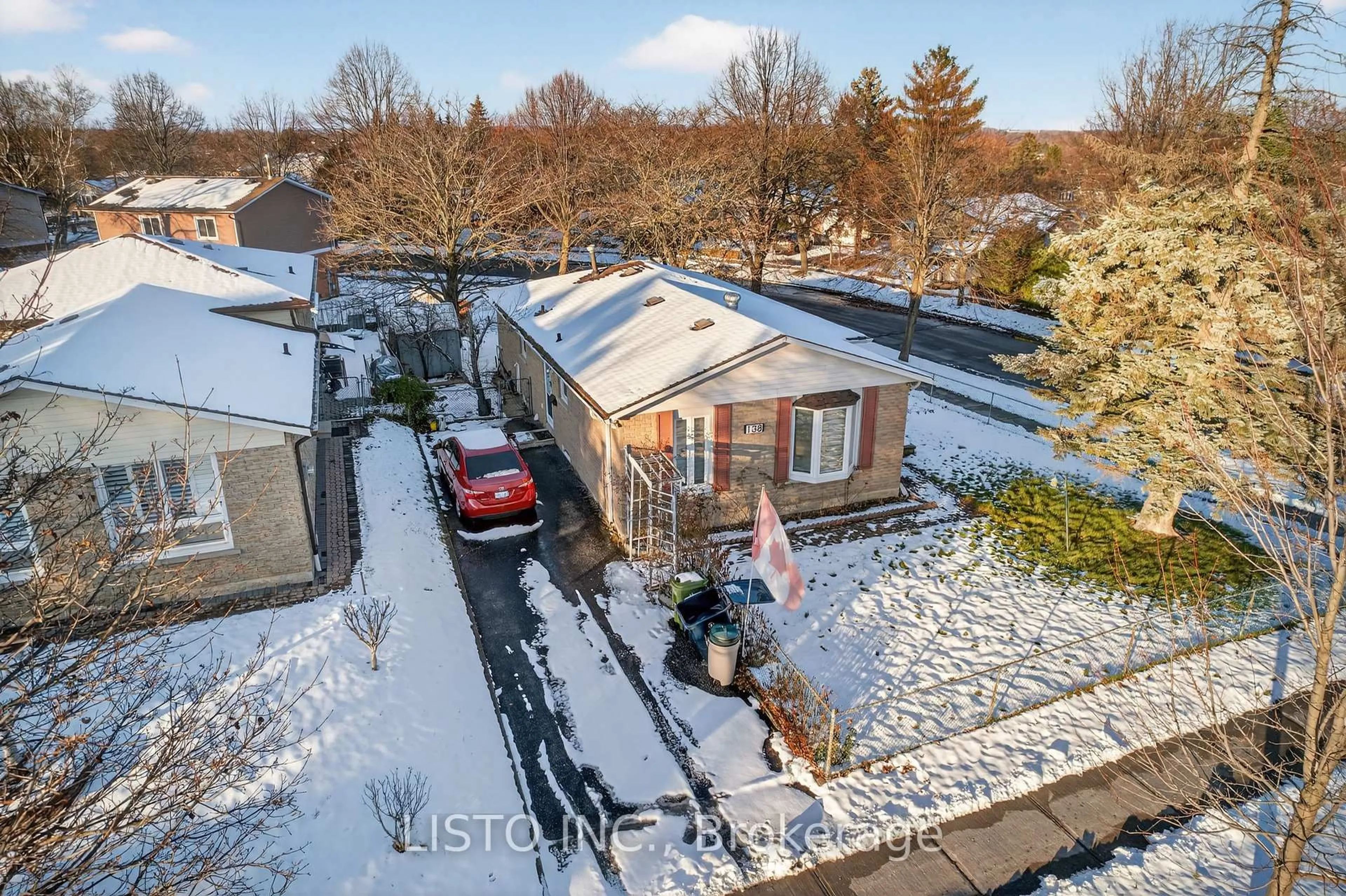 A pic from outside/outdoor area/front of a property/back of a property/a pic from drone, street for 138 John Tabor Tr, Toronto Ontario M1B 2V2
