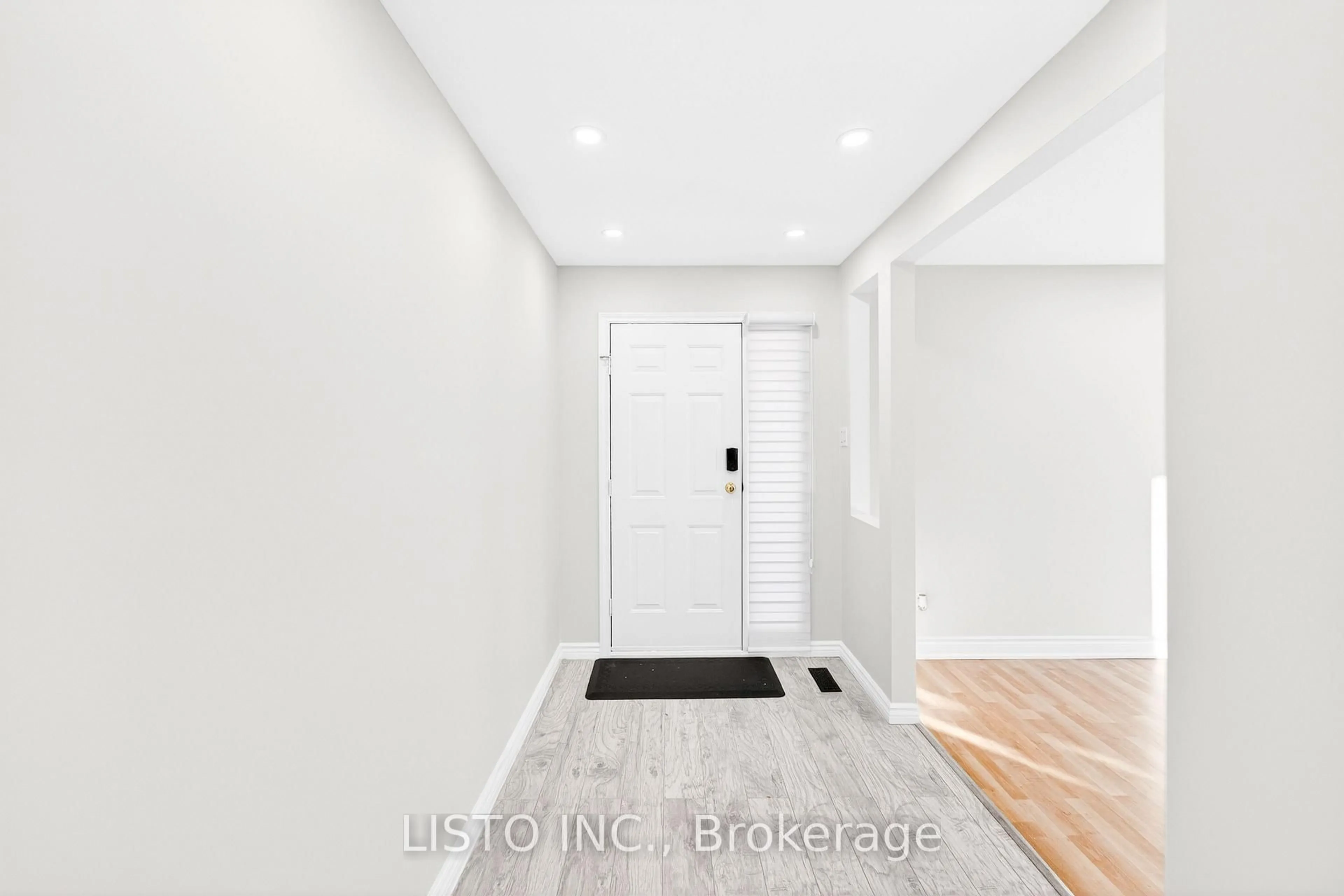 Indoor entryway for 138 John Tabor Tr, Toronto Ontario M1B 2V2