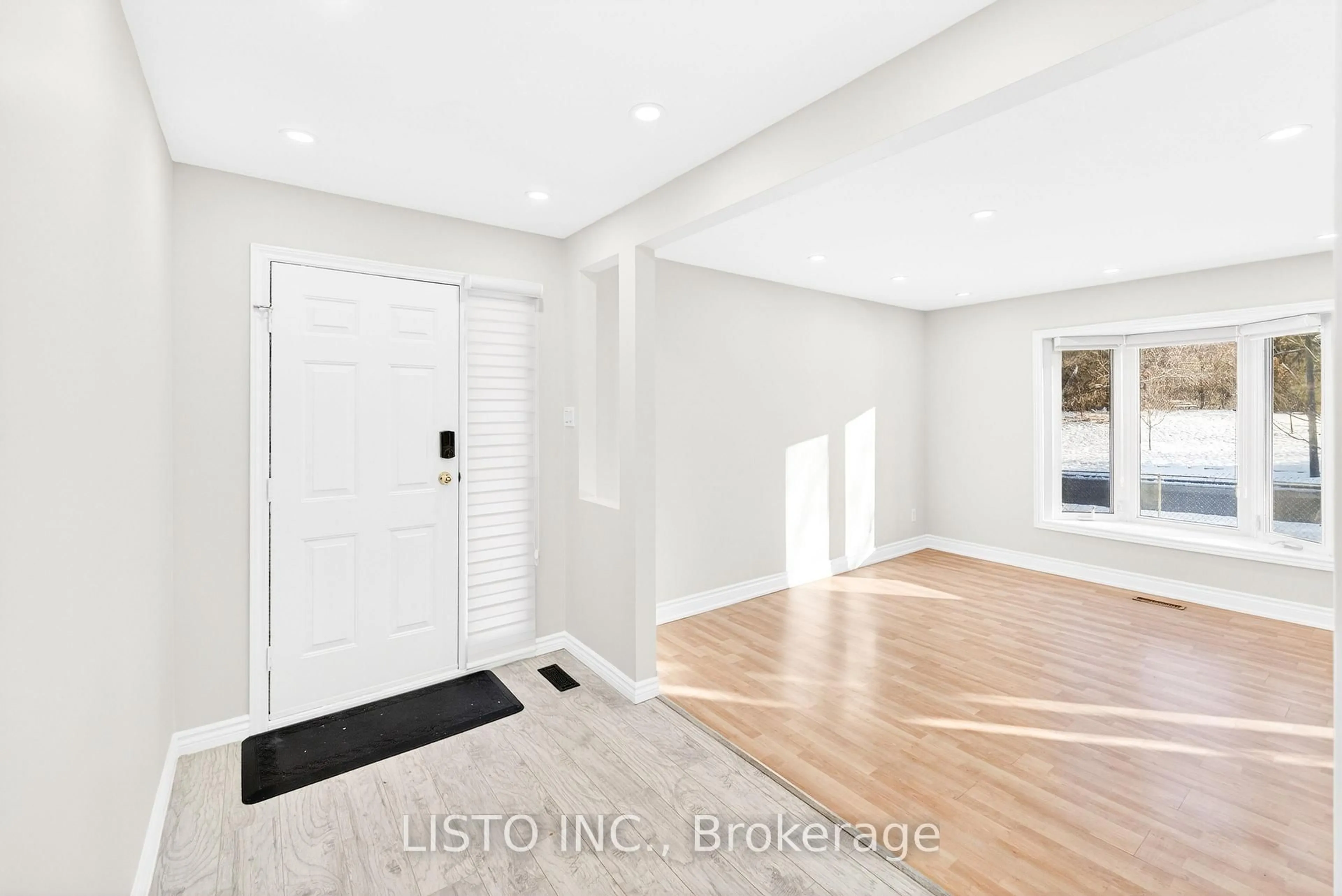 Indoor entryway for 138 John Tabor Tr, Toronto Ontario M1B 2V2