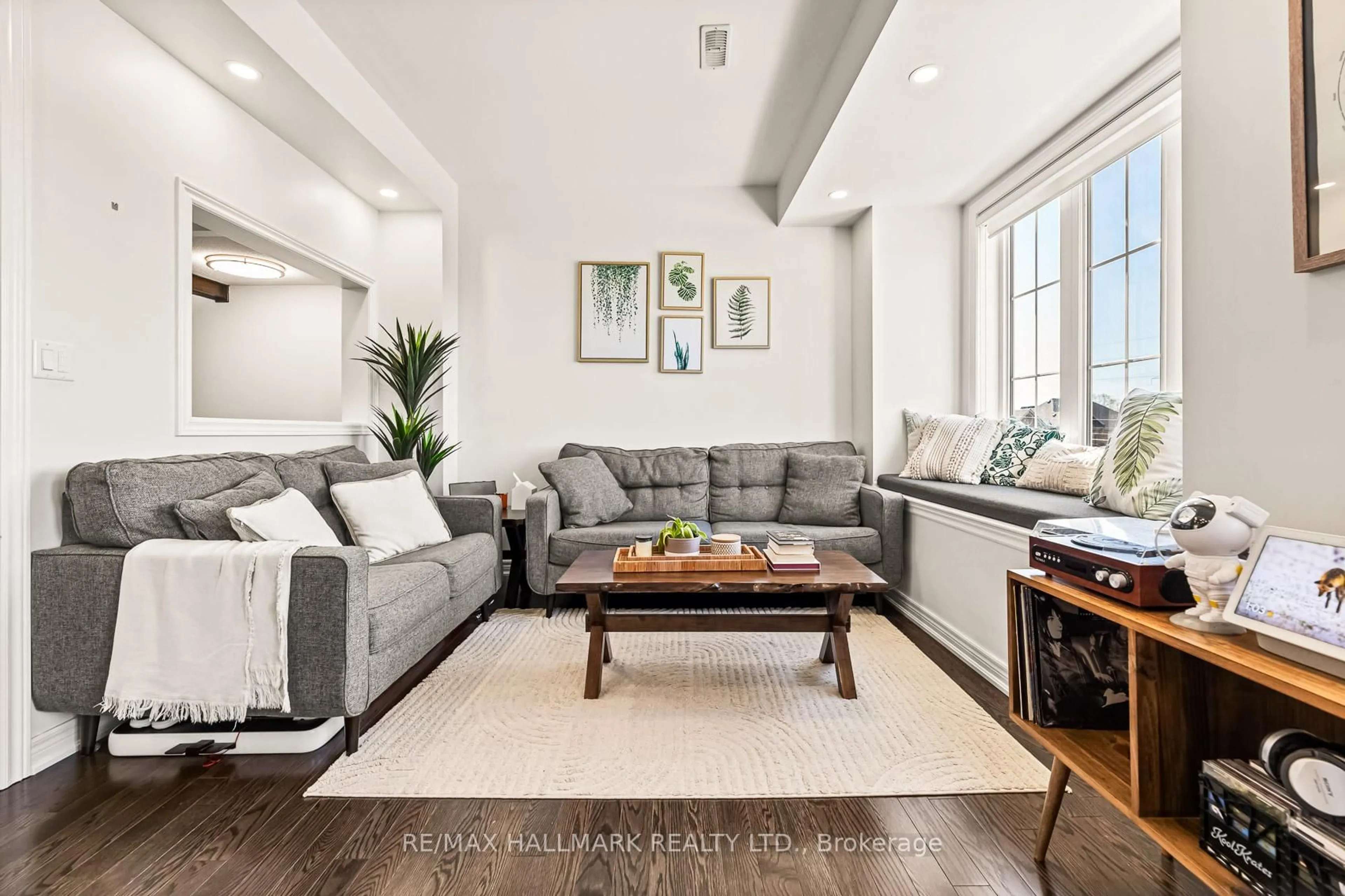 Living room with furniture, unknown for 1965 Altona Rd #5, Pickering Ontario L1V 0E5