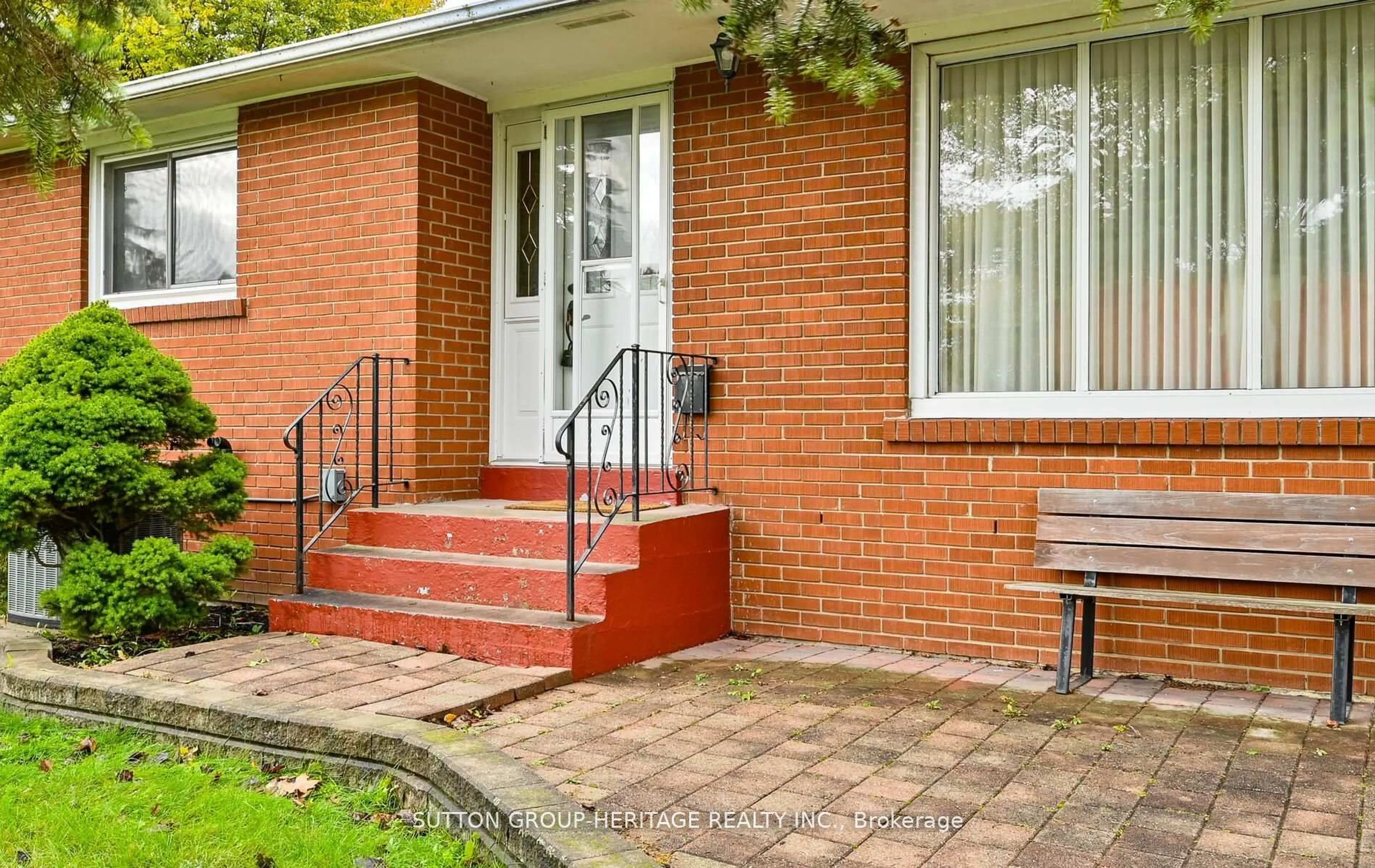 Home with brick exterior material, street for 40 Hills Rd, Ajax Ontario L1S 2W4