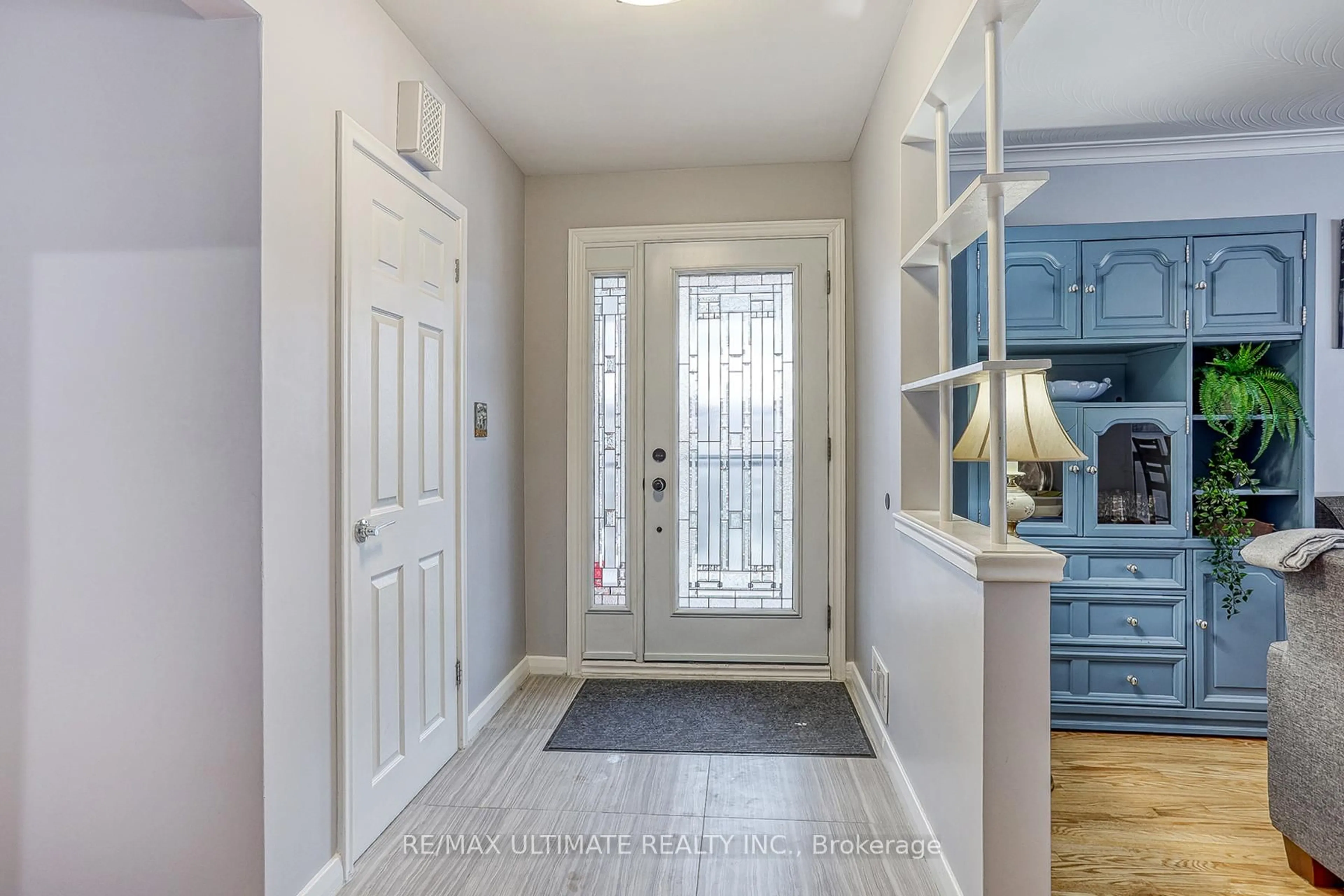 Indoor entryway for 7 Chopin Ave, Toronto Ontario M1K 2W3