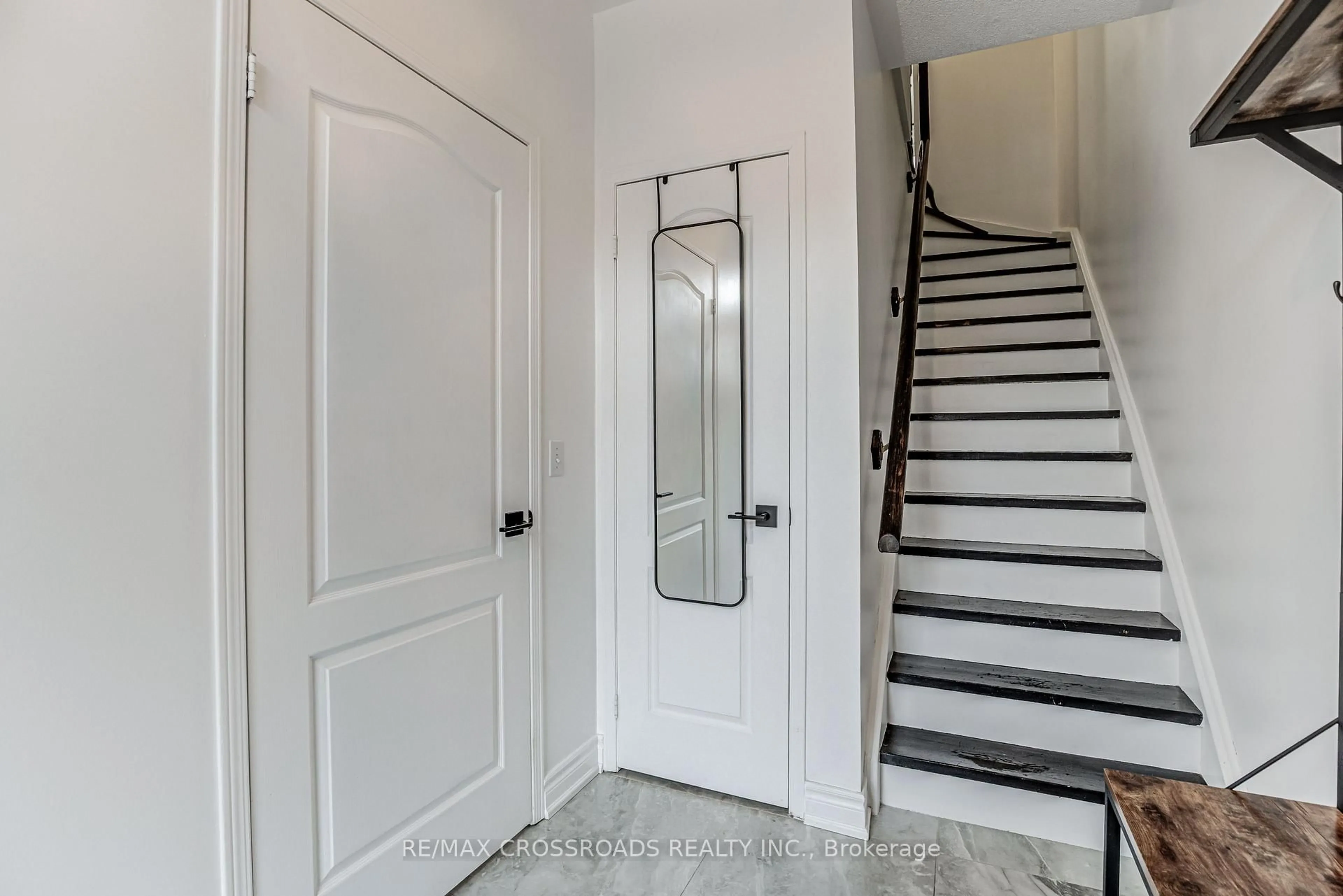 Indoor entryway for 47 Port Union Rd, Toronto Ontario M1C 5J2