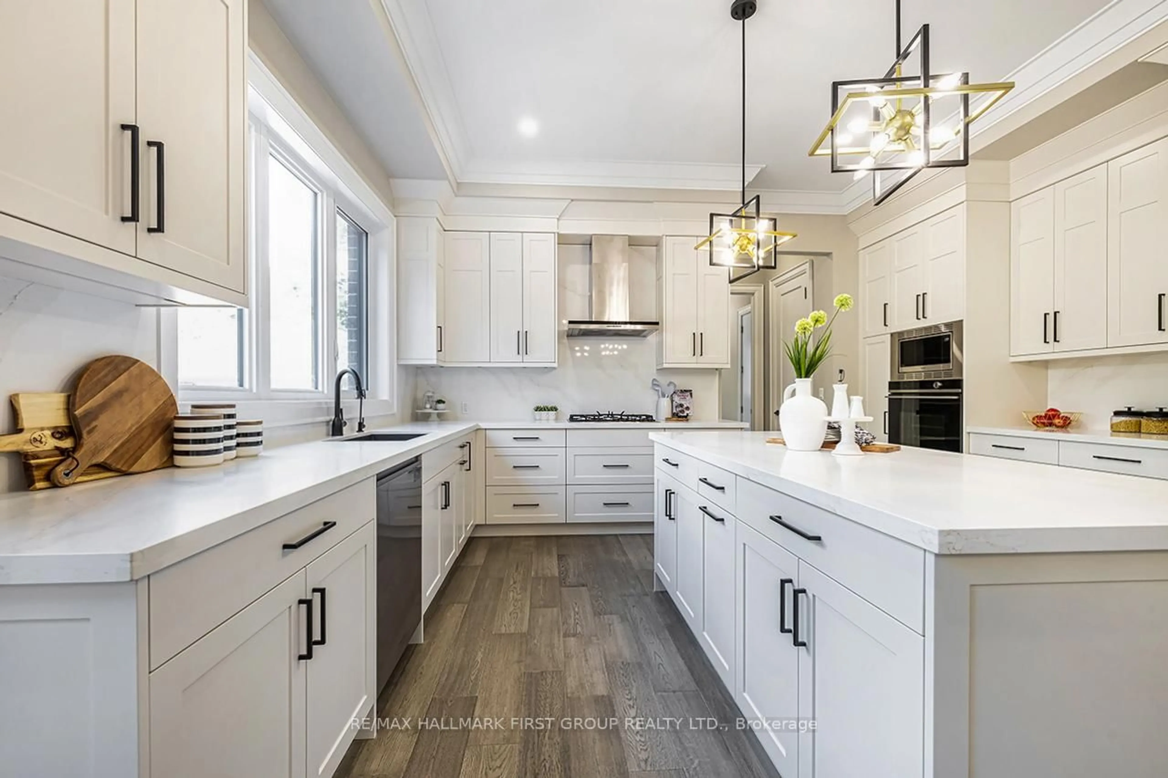 Contemporary kitchen, unknown for 10 Philips Rd, Whitby Ontario L1M 1G7