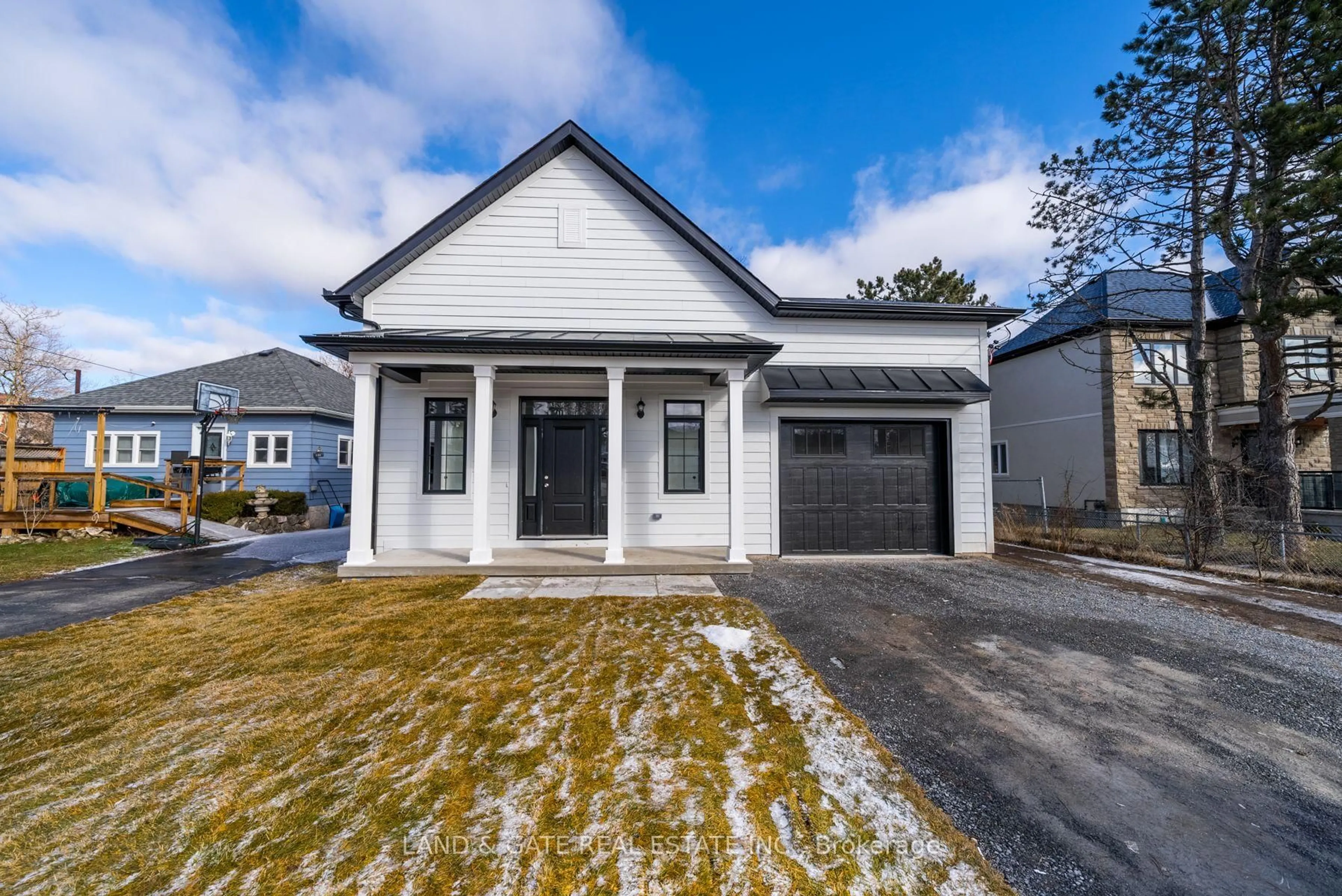 Unknown for 127 Gibbons St, Oshawa Ontario L1J 4Y1