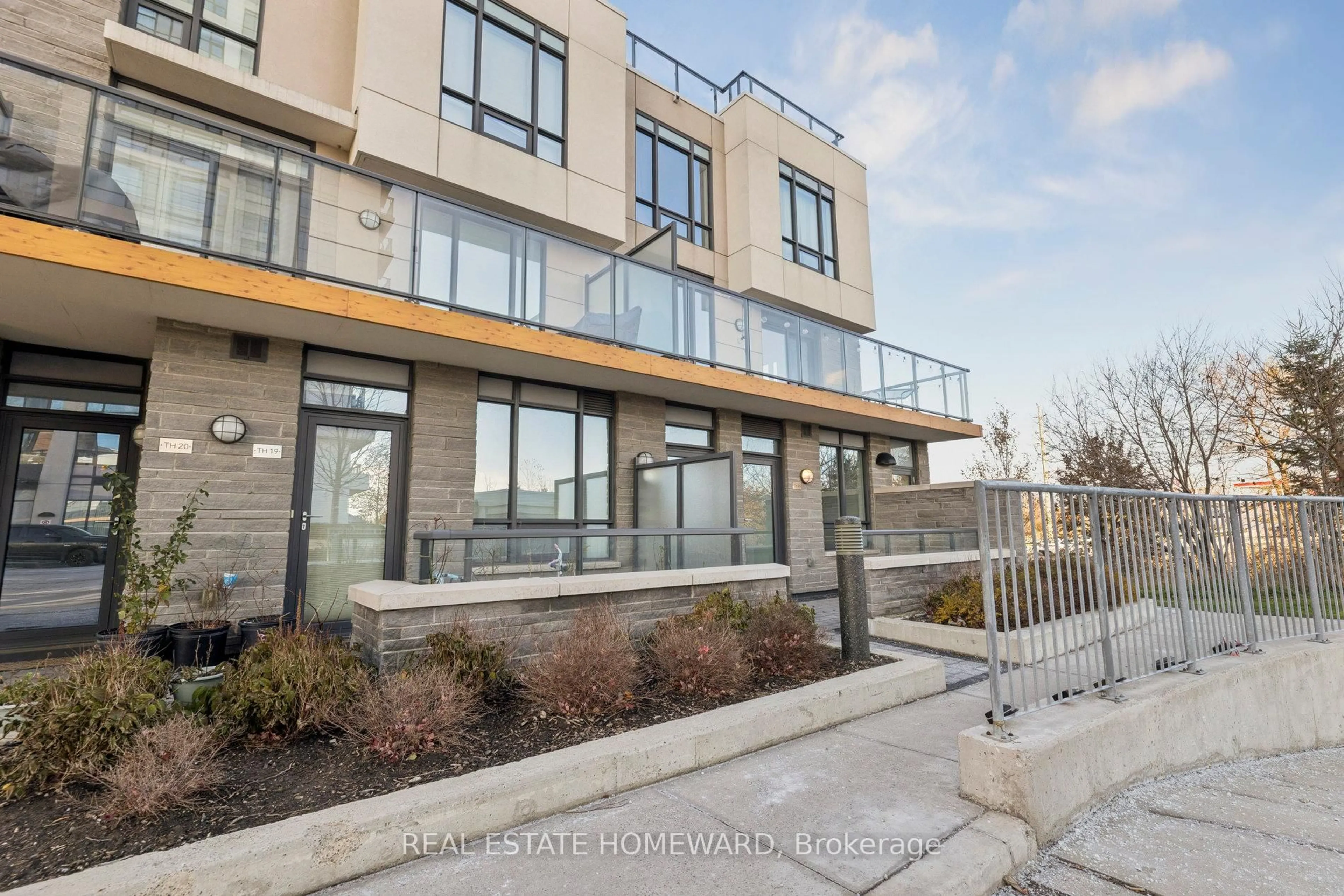 Unknown for 1245 Bayly St #21, Pickering Ontario L1W 0B5