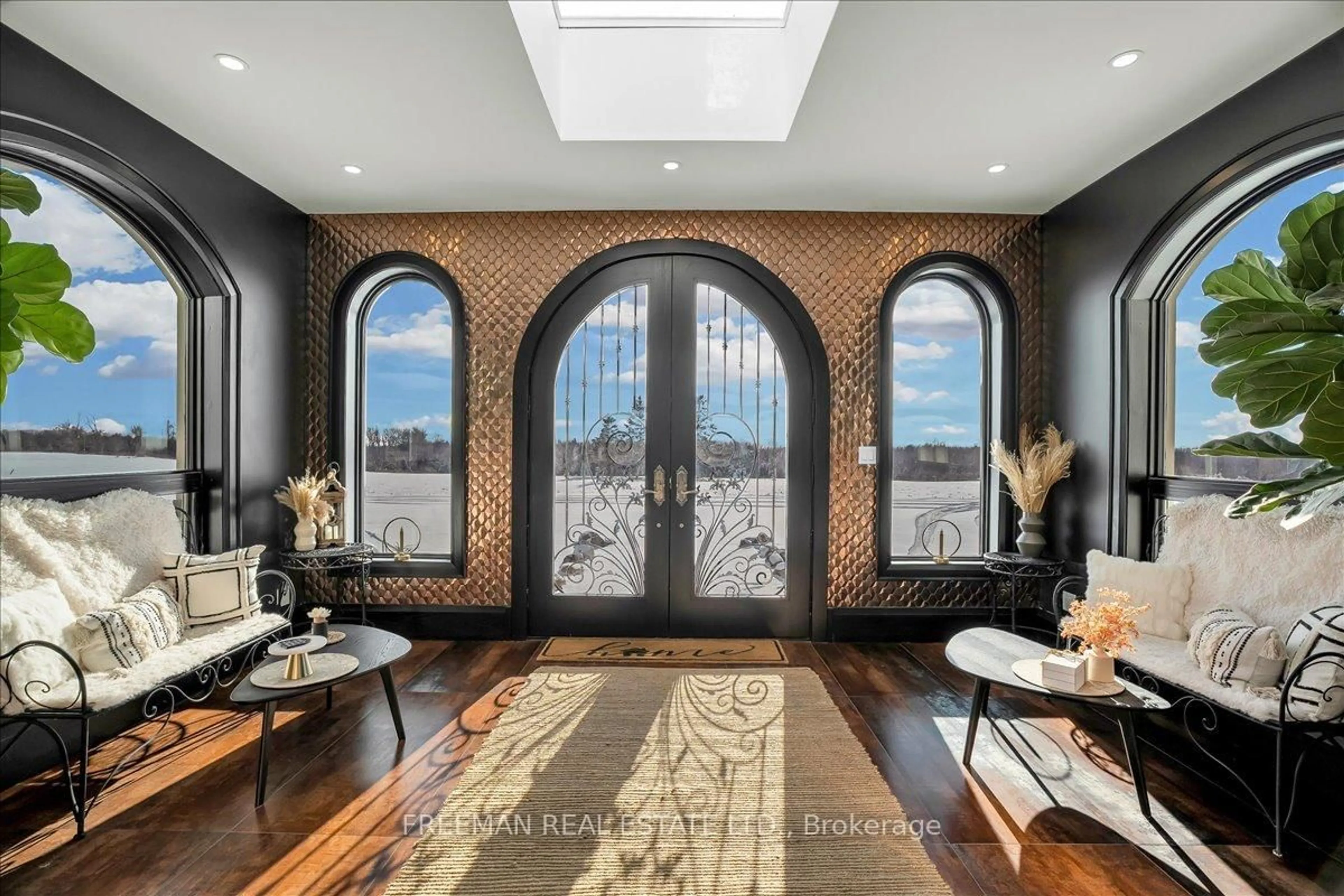 Indoor entryway for 3655 Hancock Rd, Clarington Ontario L1E 2M1