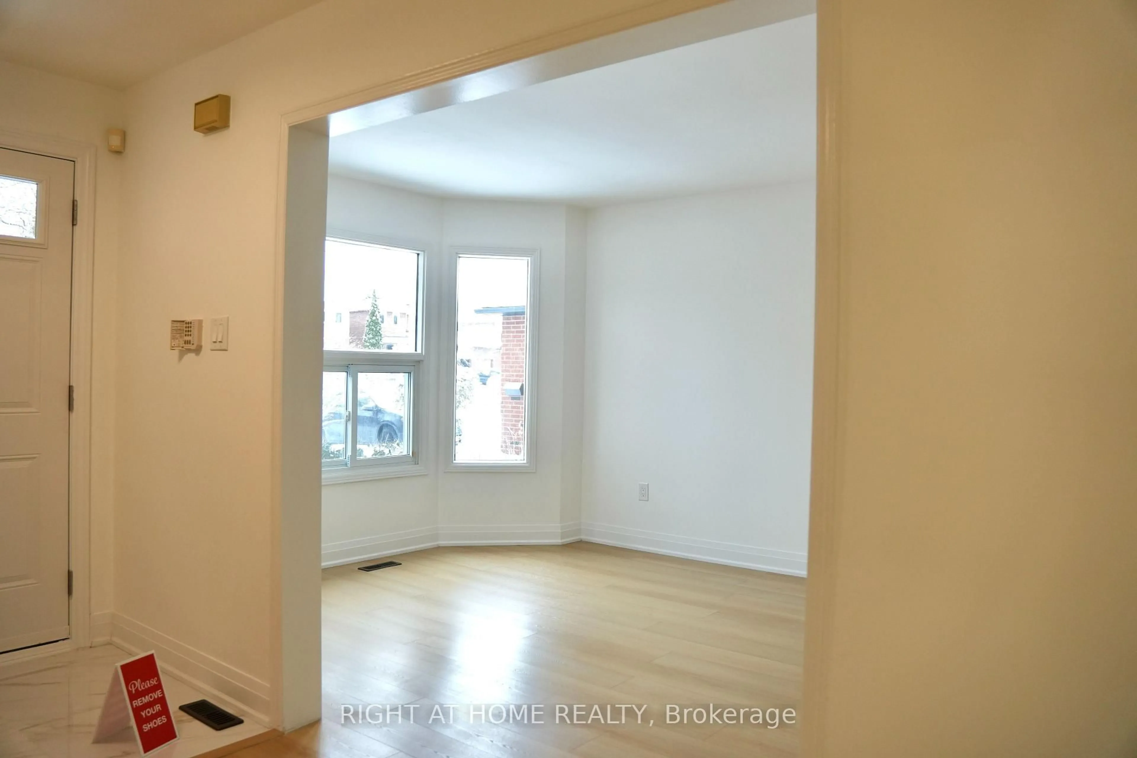 A pic of a room for 3700 Ellesmere Rd, Toronto Ontario M1C 1H6