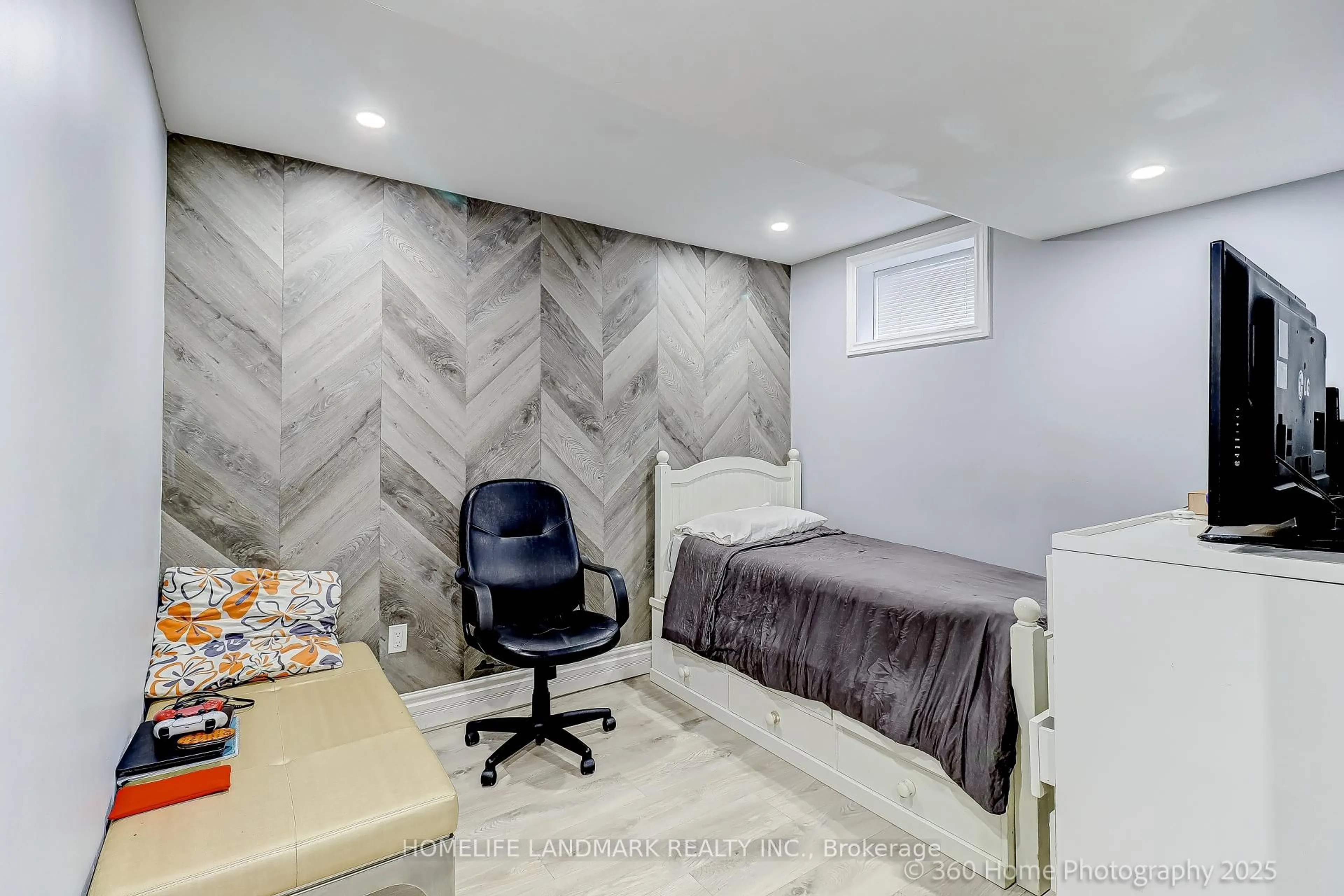 A pic of a room for 361 Birchmount Rd #3, Toronto Ontario M1K 1M6