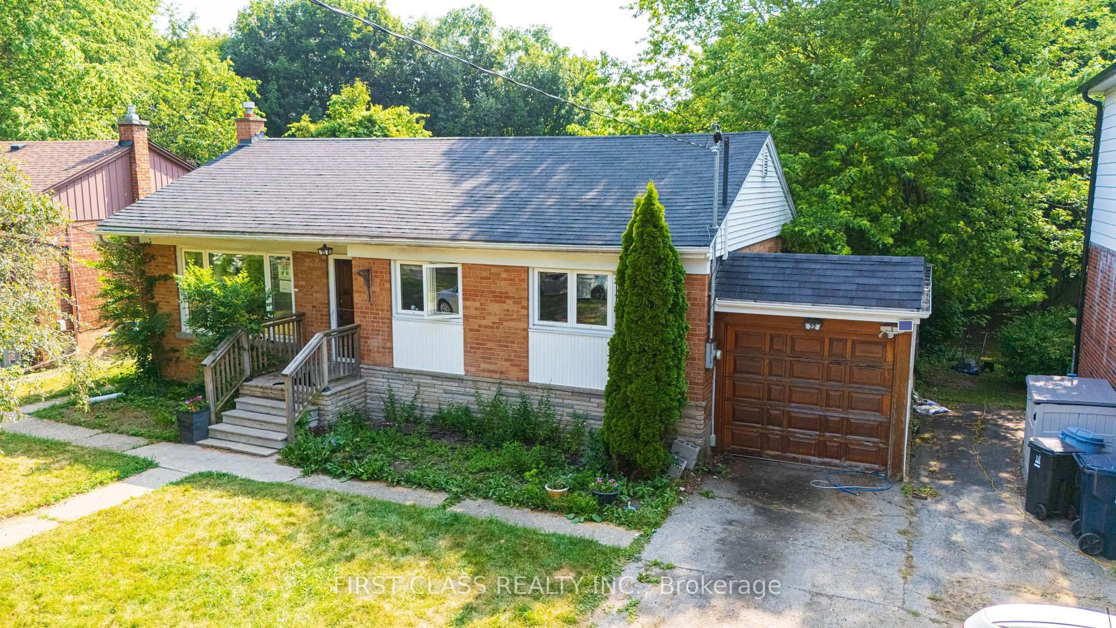 A pic from outside/outdoor area/front of a property/back of a property/a pic from drone, street for 22 Hopecrest Cres, Toronto Ontario M1K 2K4
