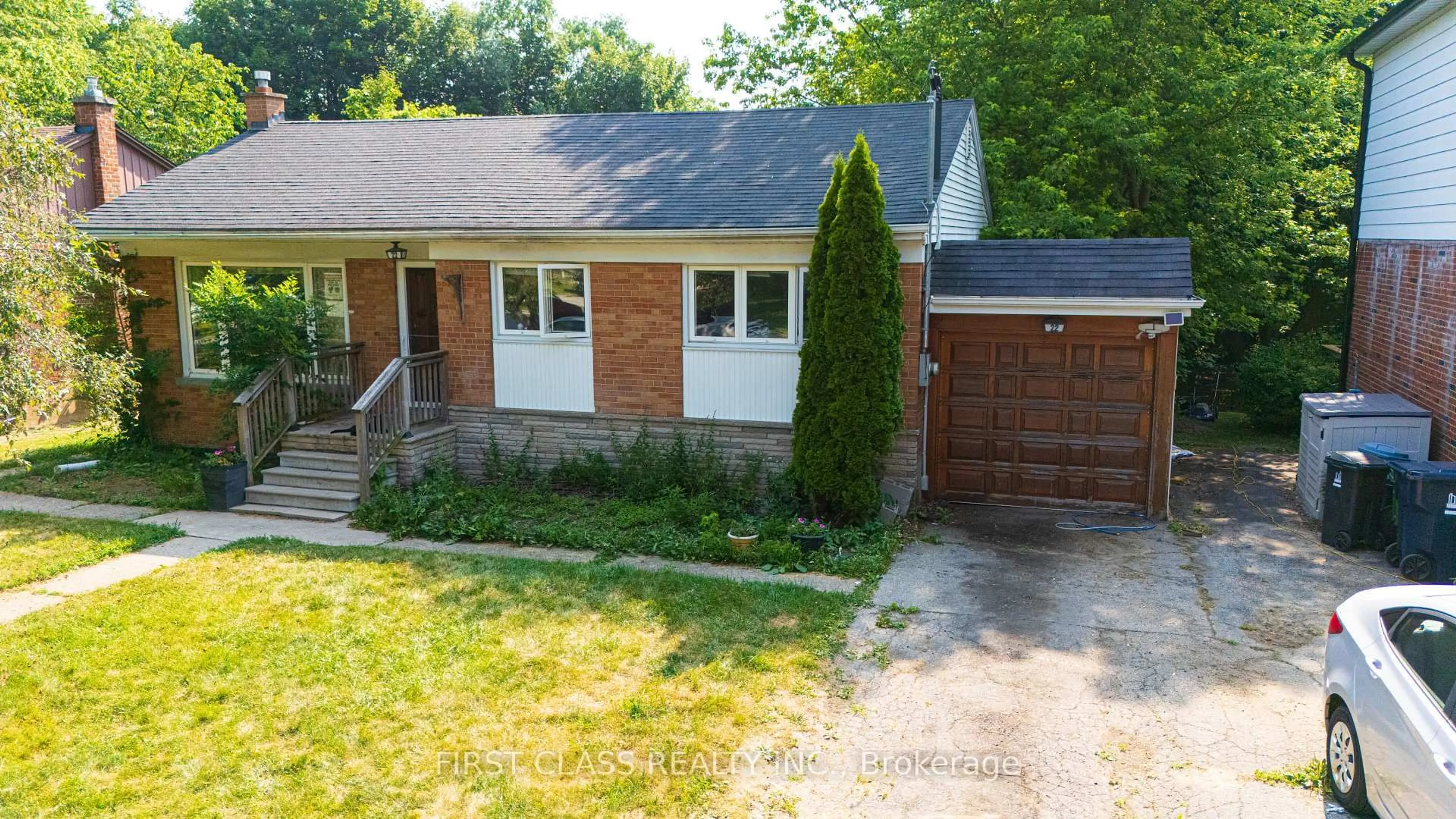 A pic from outside/outdoor area/front of a property/back of a property/a pic from drone, street for 22 Hopecrest Cres, Toronto Ontario M1K 2K4