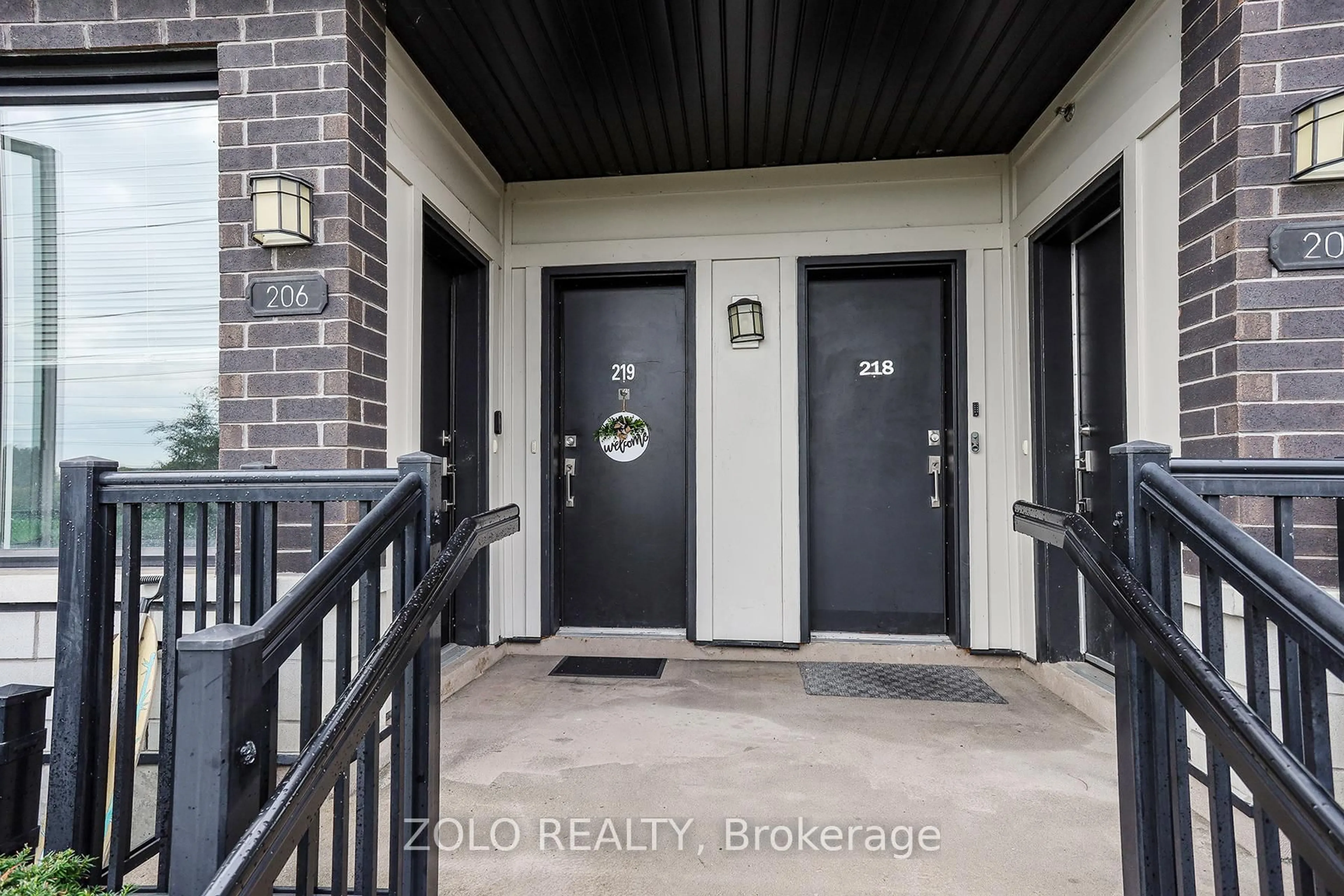 Indoor entryway for 1555 Kingston Rd #218, Pickering Ontario L1V 0E9