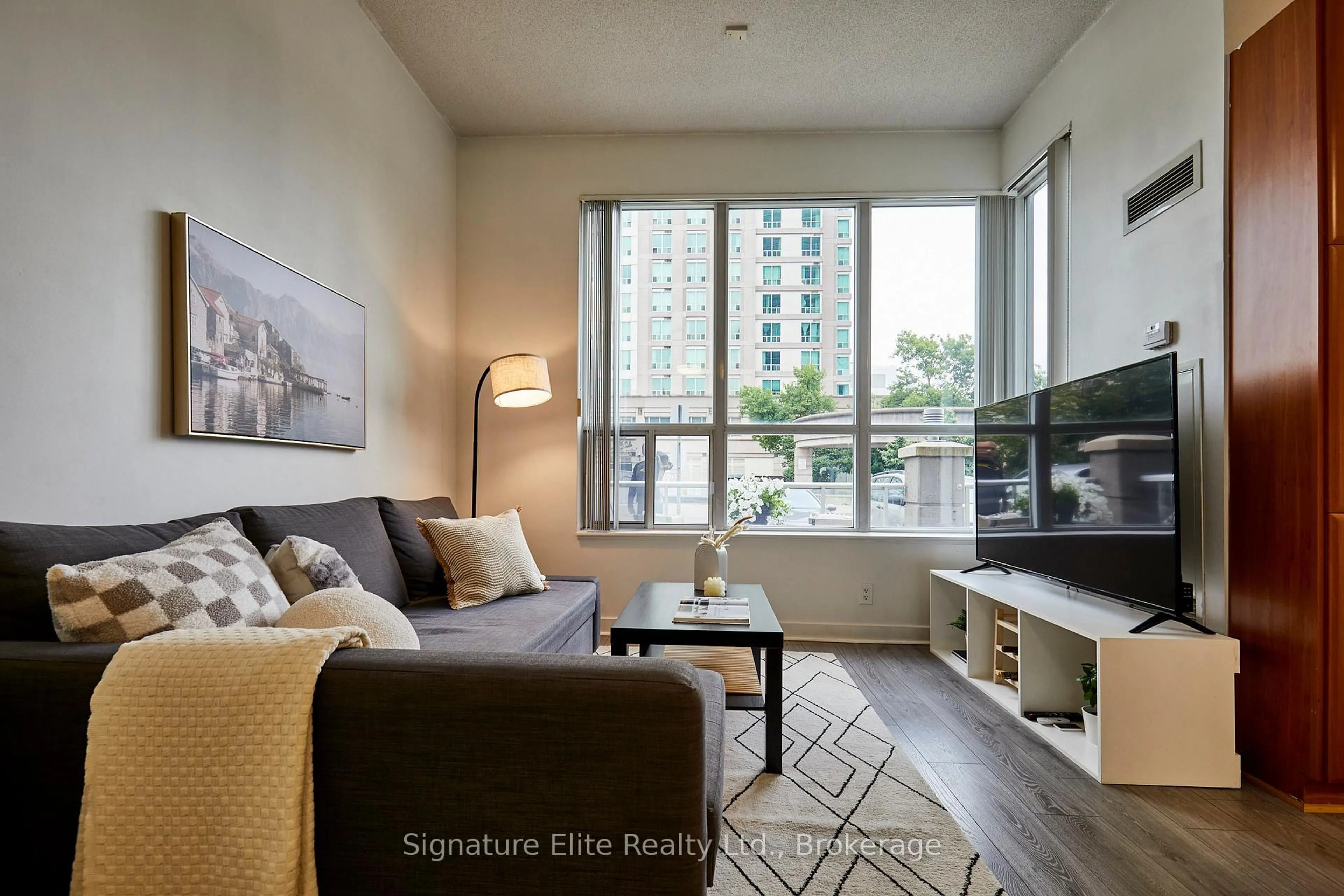 Living room with furniture, unknown for 38 Lee Centre Dr #TH128, Toronto Ontario M1H 3J7