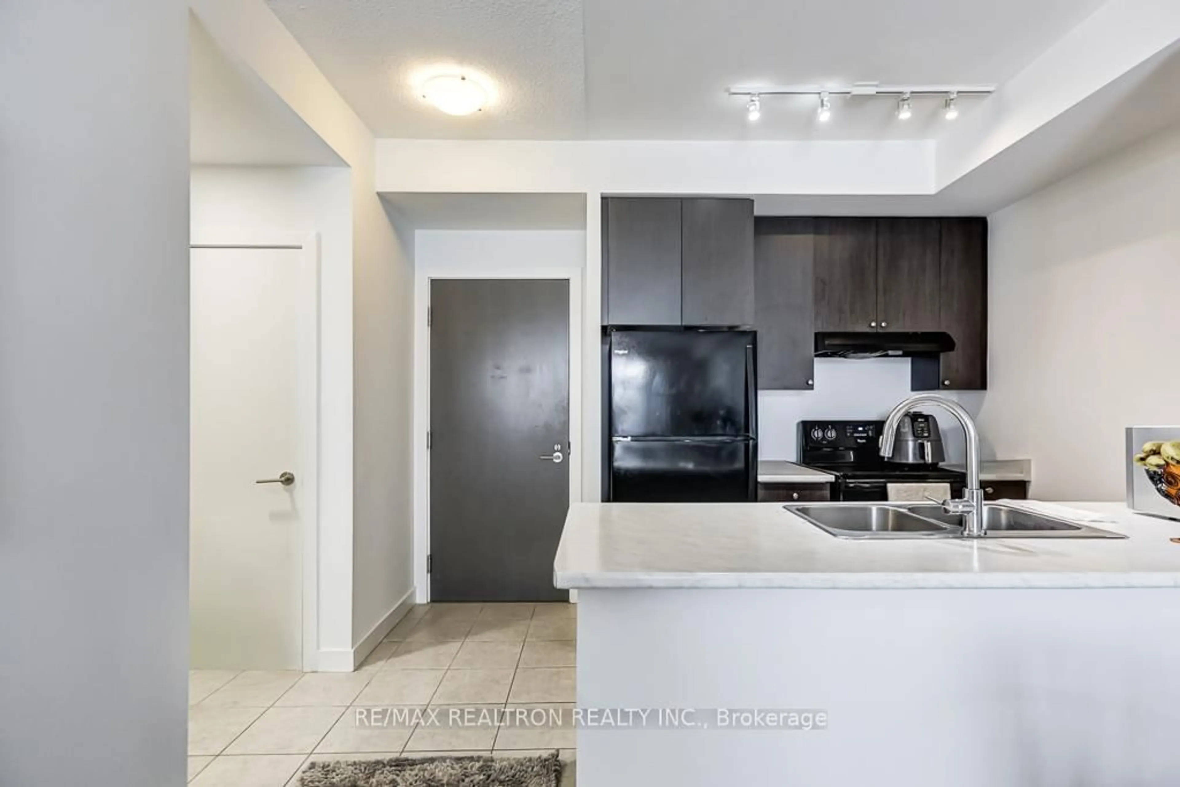 Standard kitchen, unknown for 1346 Danforth Rd #1506, Toronto Ontario M1J 0A9