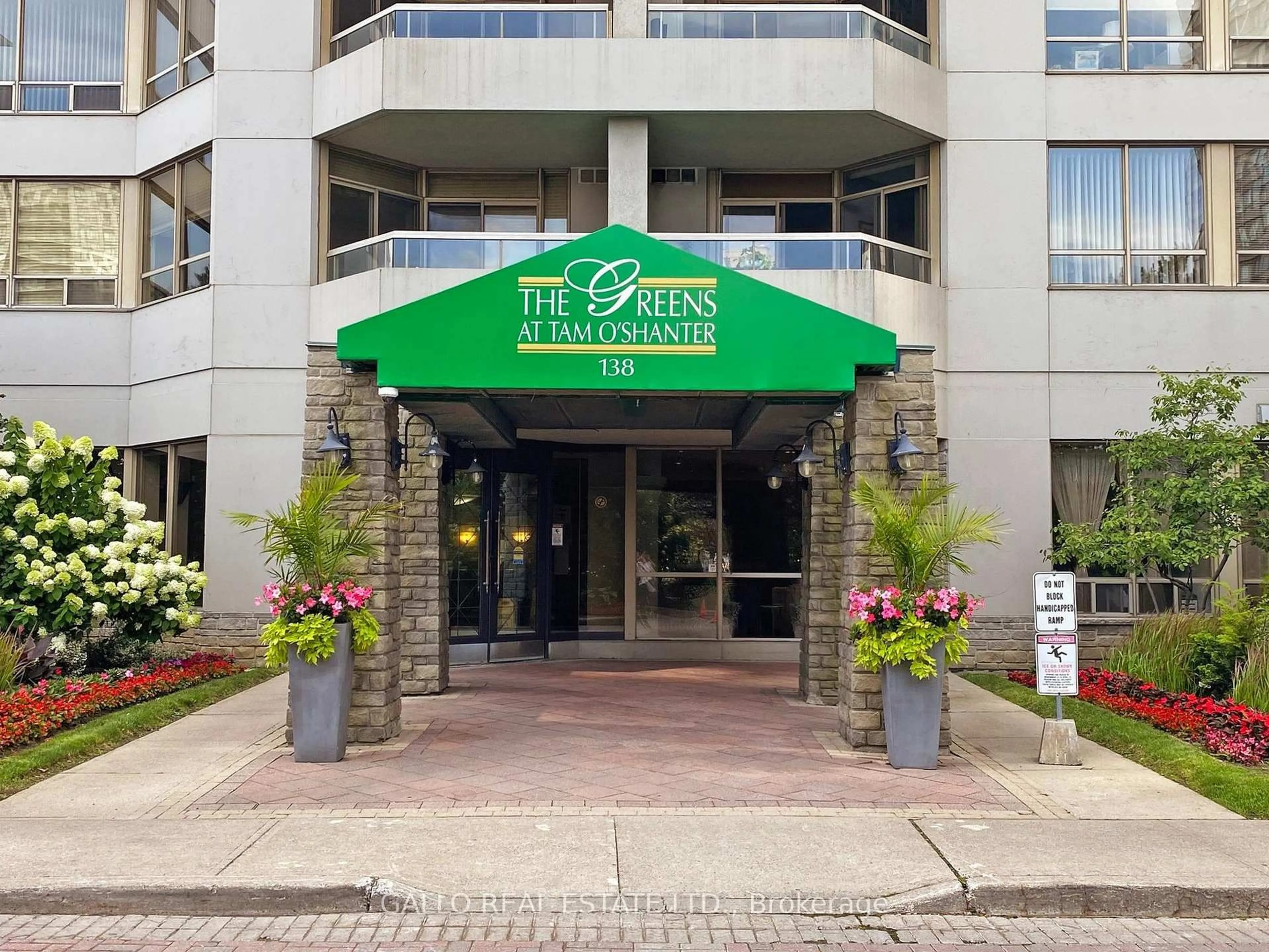 Indoor foyer for 138 Bonis Ave #627, Toronto Ontario M1T 3V9