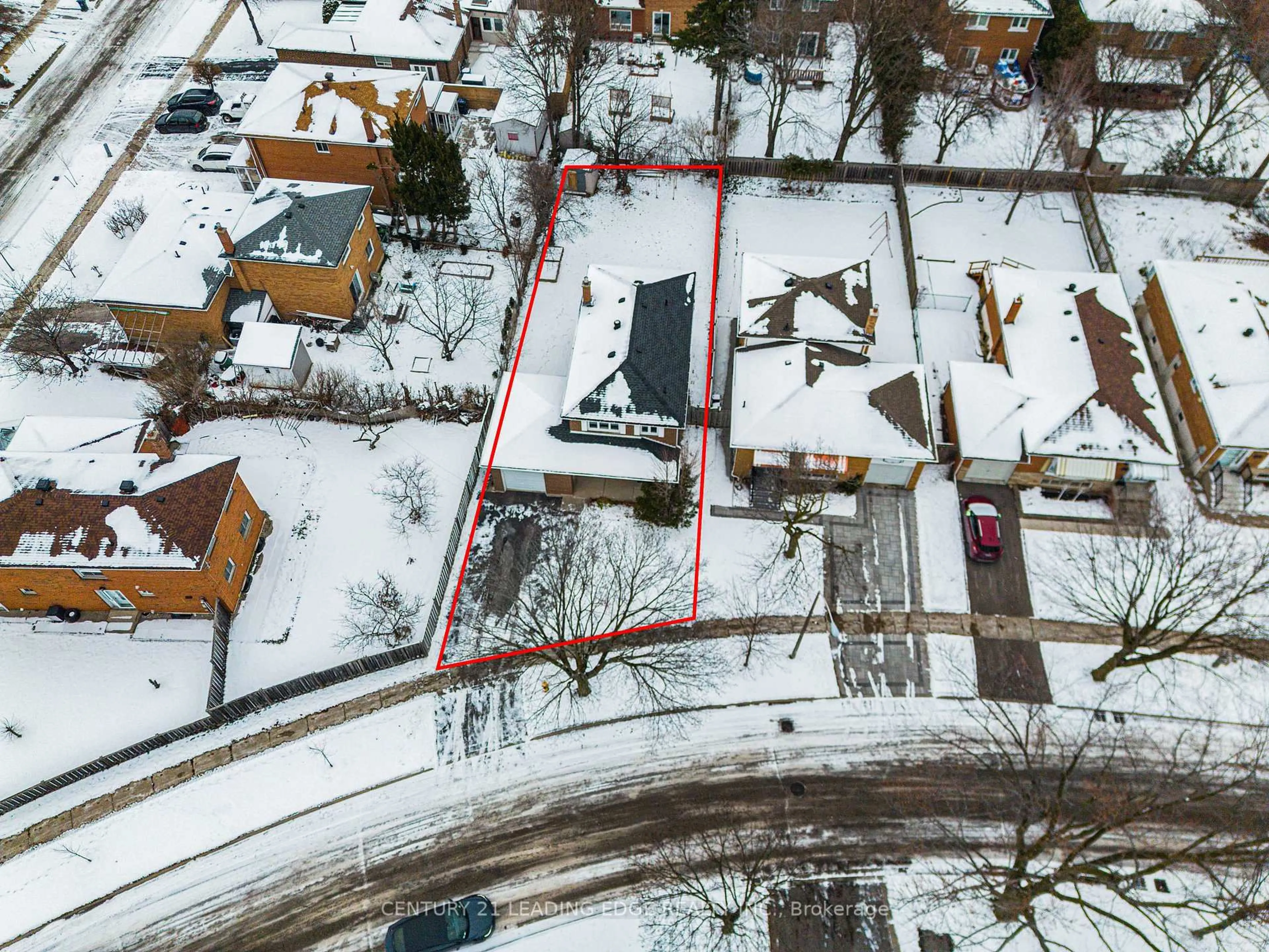 A pic from outside/outdoor area/front of a property/back of a property/a pic from drone, street for 27 Hookwood Dr, Toronto Ontario M1S 2N9