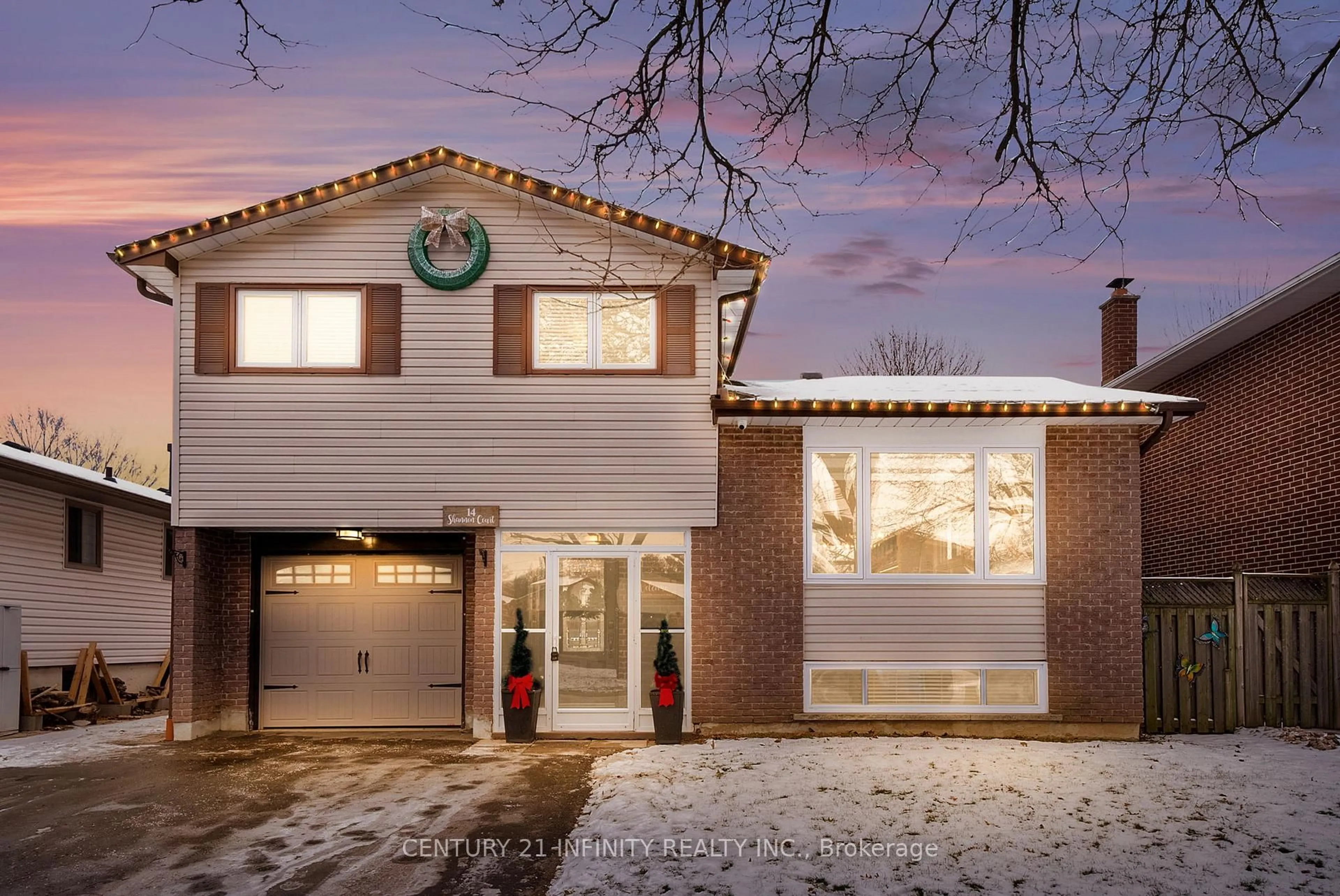 Home with brick exterior material, street for 14 Shannon Crt, Whitby Ontario L1N 6B6