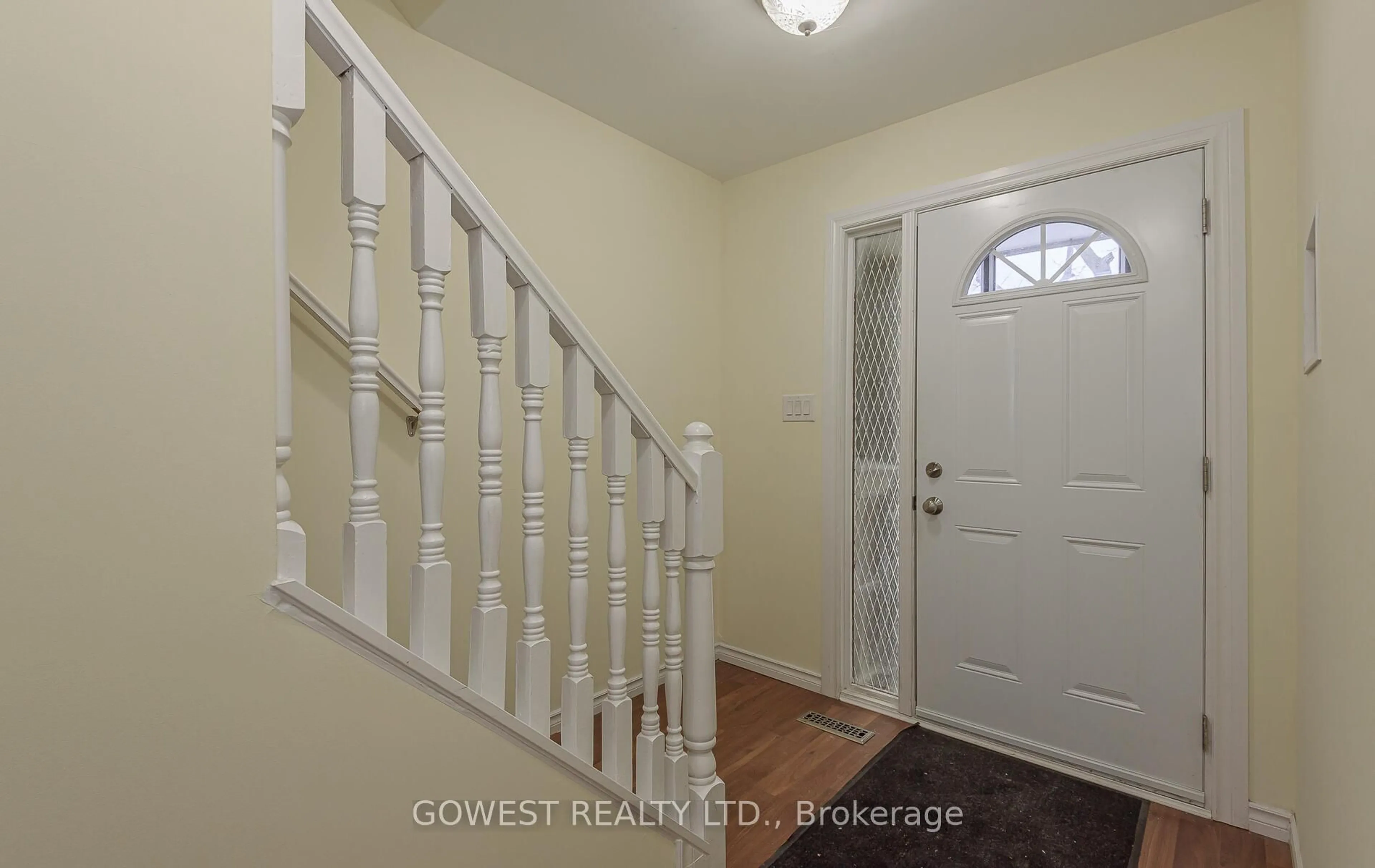 Indoor entryway for 222 Pearson St #64, Oshawa Ontario L1G 7C6