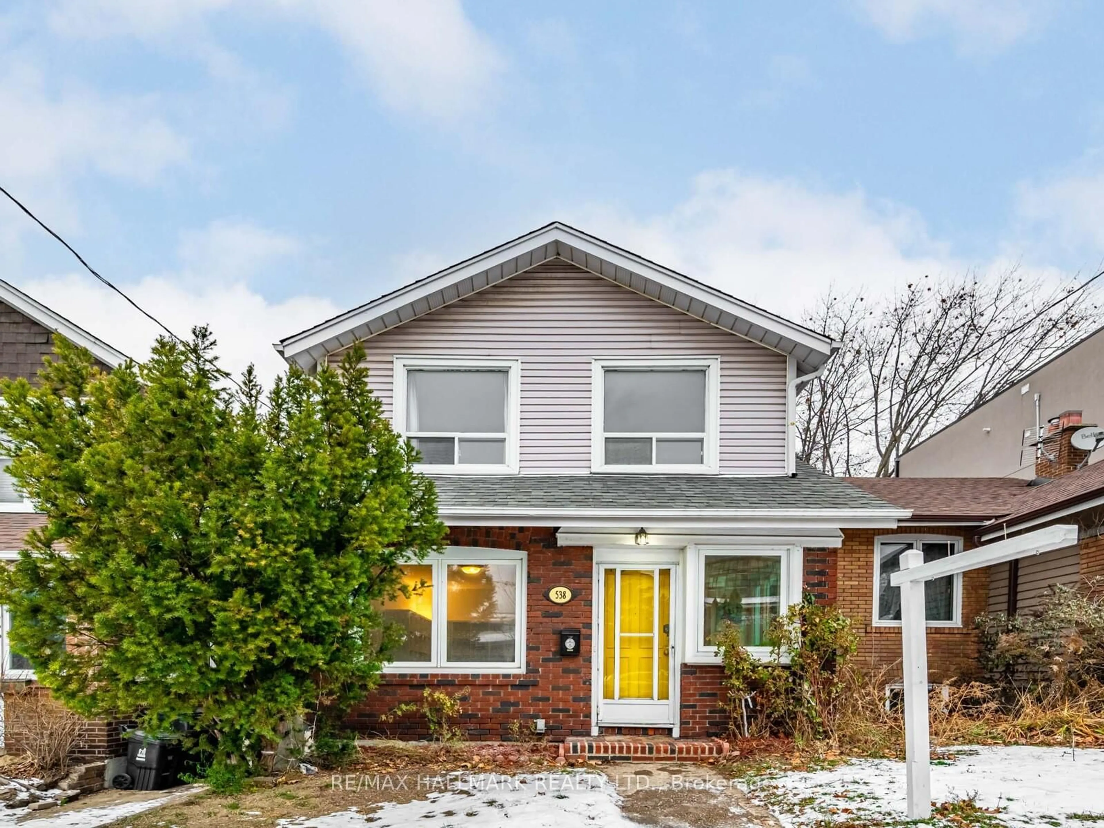 Home with brick exterior material, street for 538 Strathmore Blvd, Toronto Ontario M4C 1P1