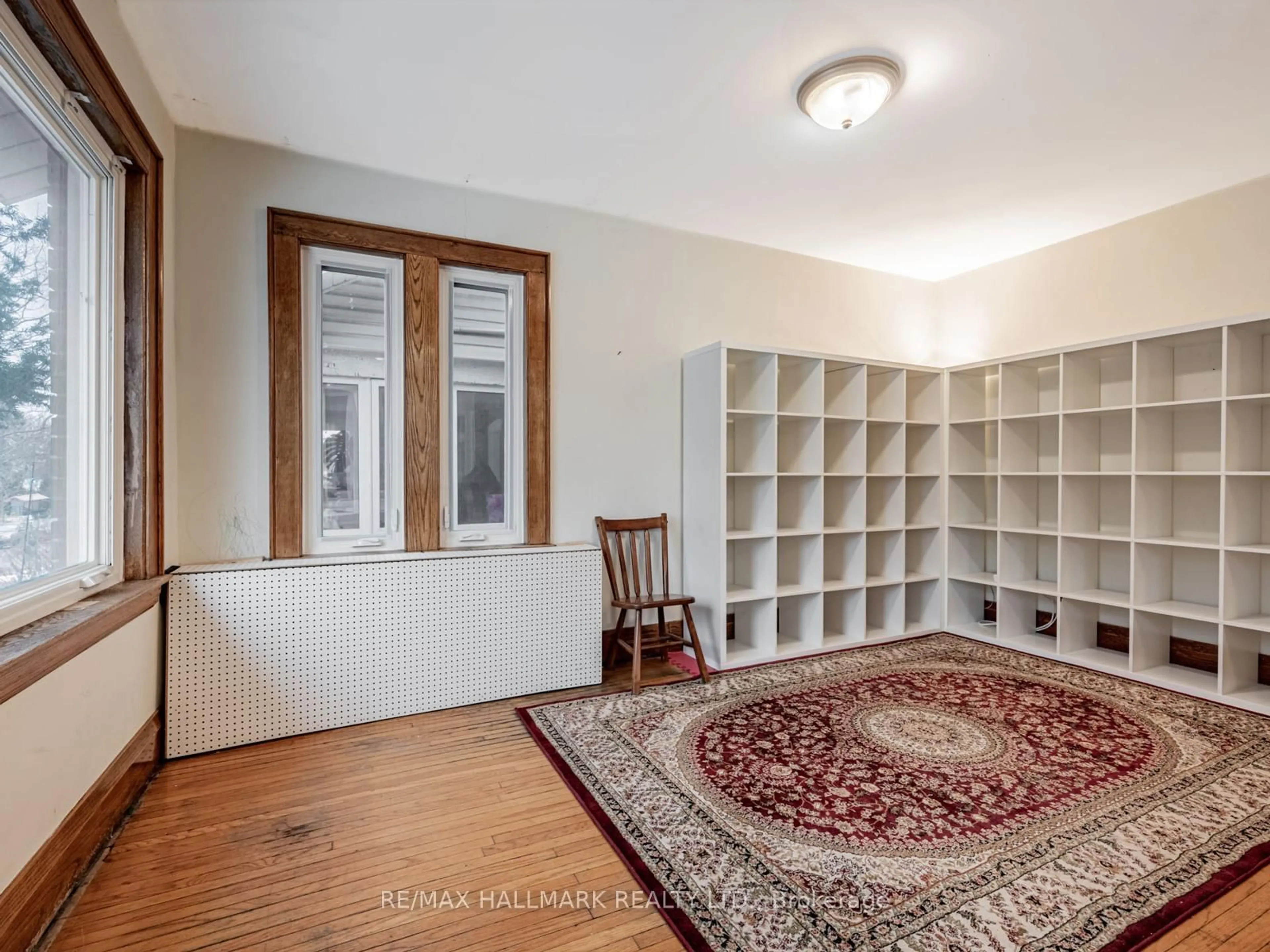 Unknown for 538 Strathmore Blvd, Toronto Ontario M4C 1P1