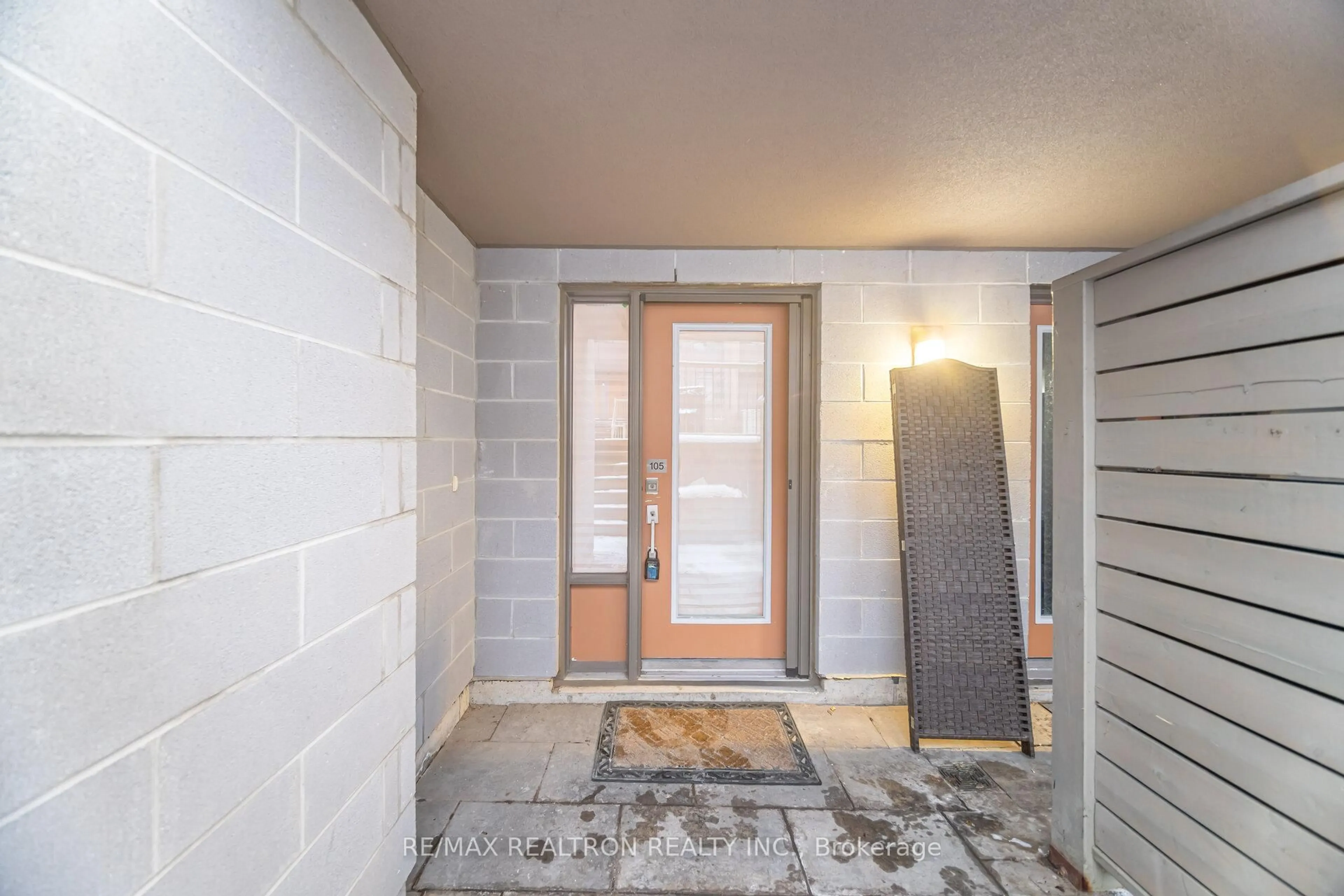 Indoor entryway for 80 Orchid Place Dr #105, Toronto Ontario M1B 0C4