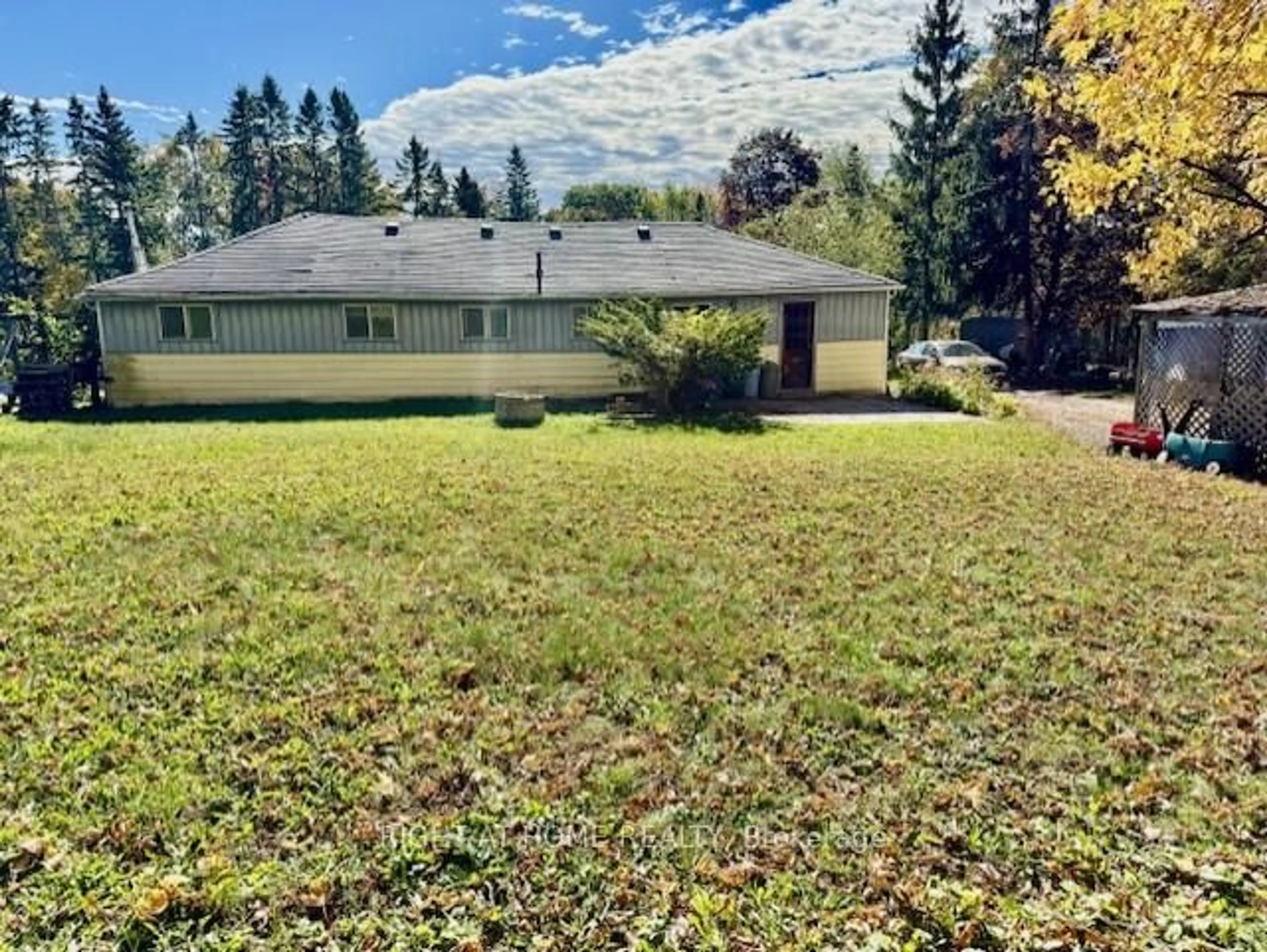 A pic from outside/outdoor area/front of a property/back of a property/a pic from drone, mountain view for 118 Percy Cres, Scugog Ontario L9L 1B4