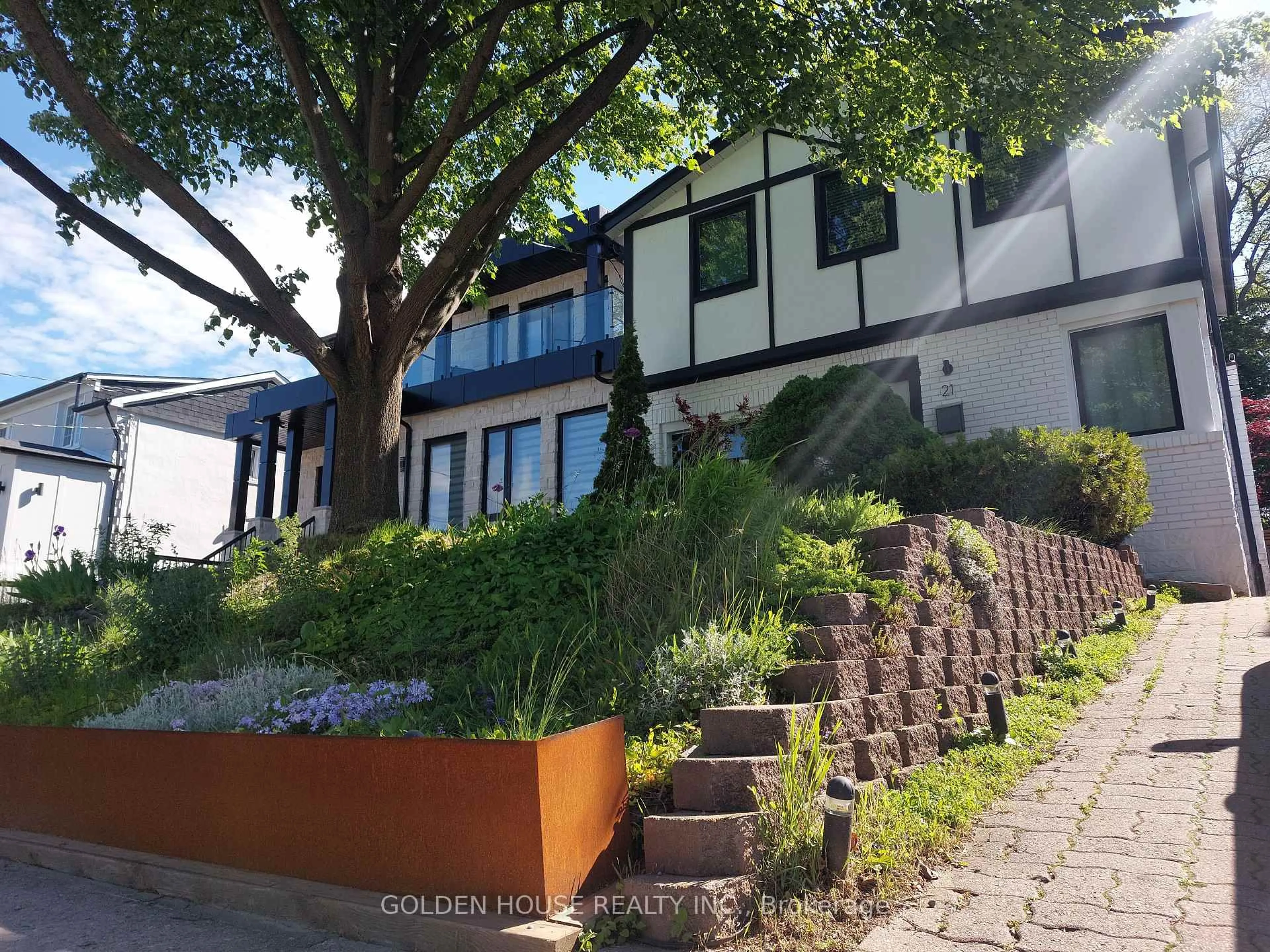 Unknown for 21 Thatcher Ave, Toronto Ontario M1M 2M3