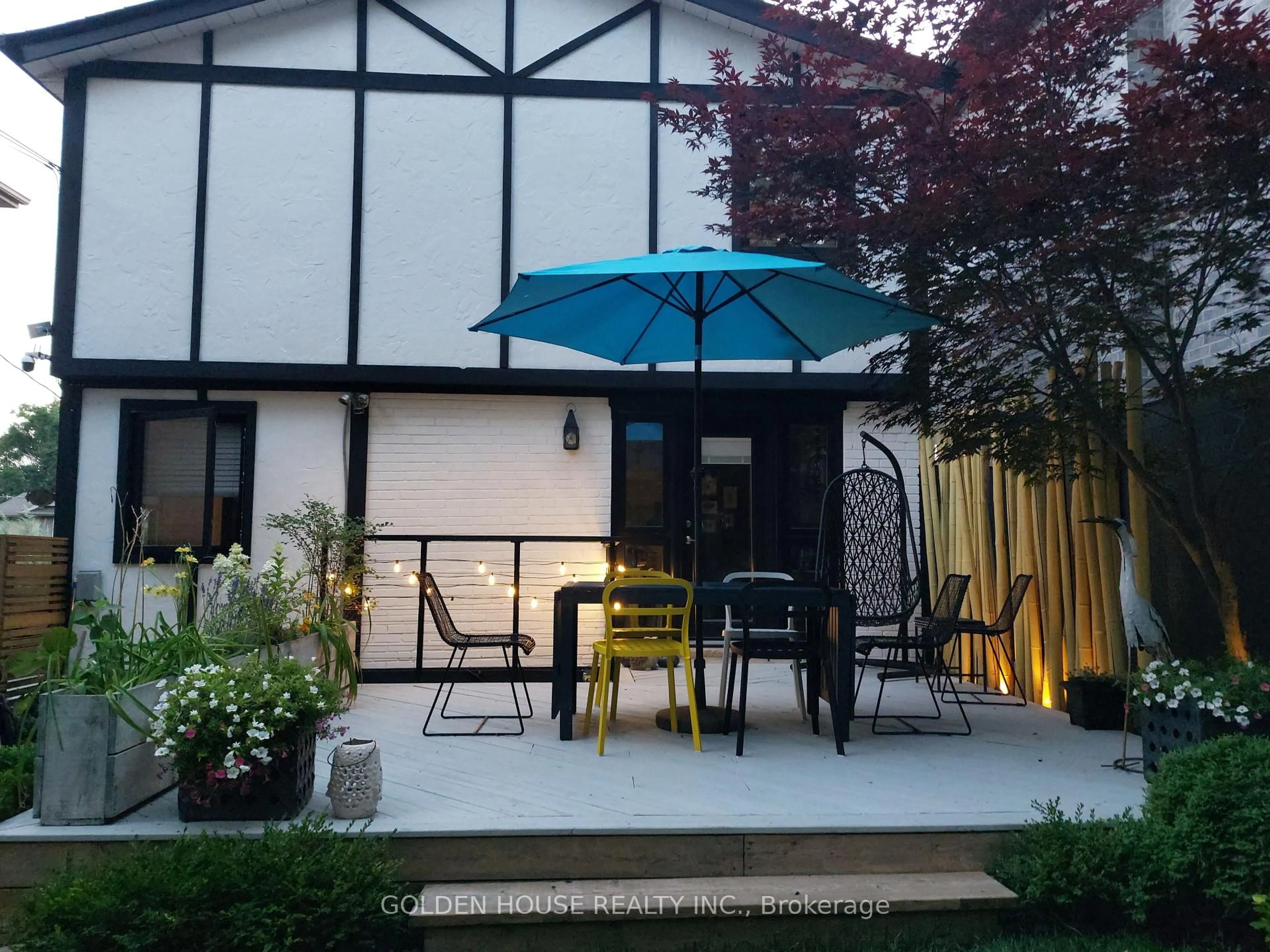 Patio, street for 21 Thatcher Ave, Toronto Ontario M1M 2M3