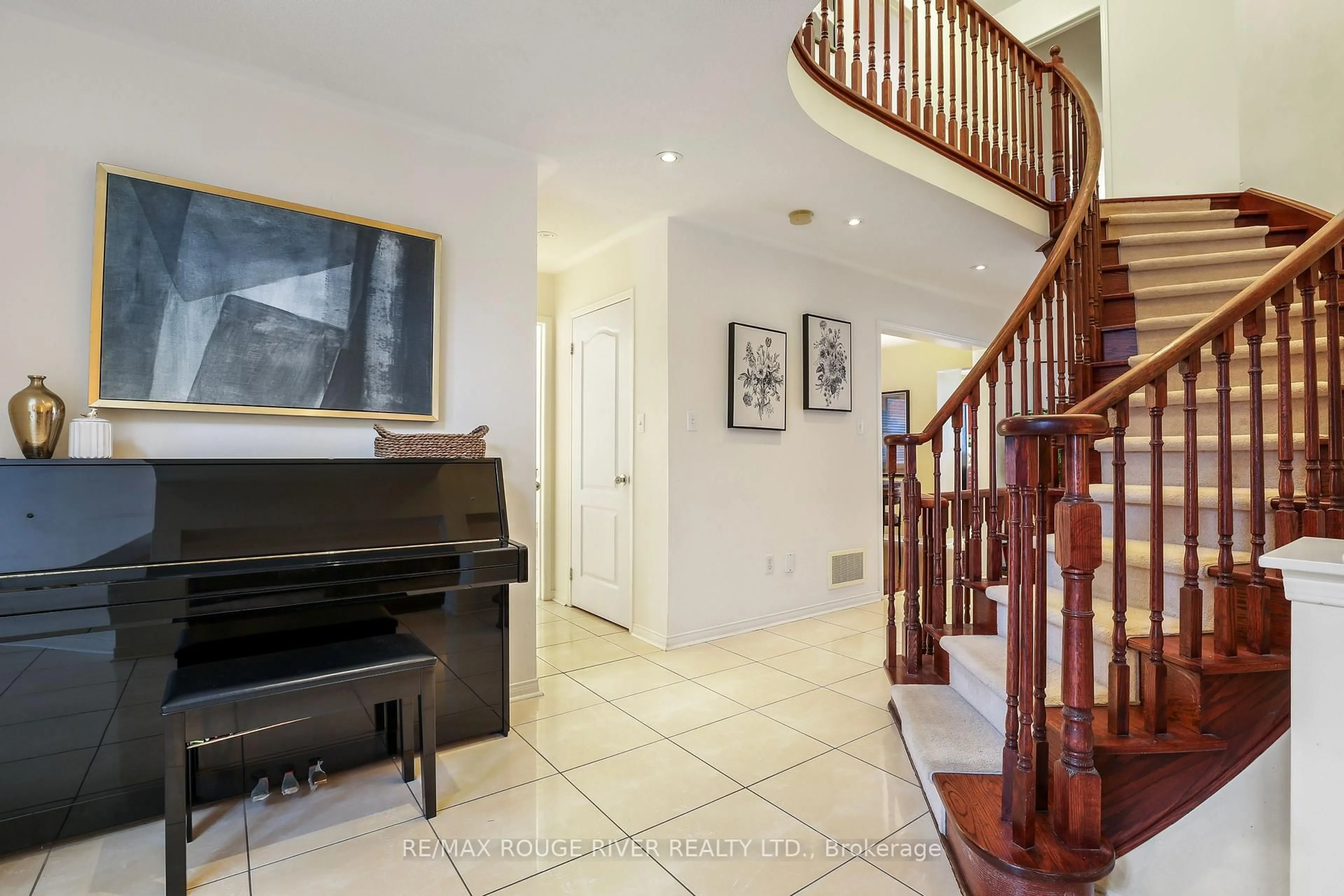 Indoor foyer for 14 Clapperton Dr, Ajax Ontario L1T 4X9