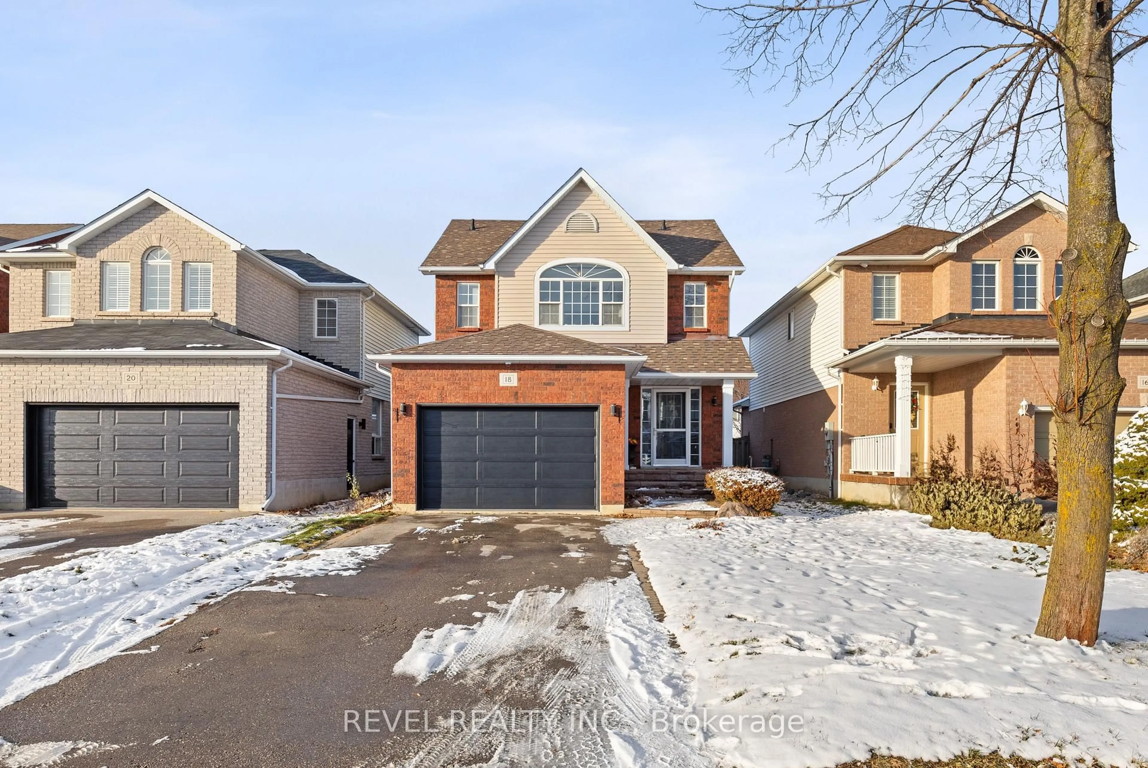 Home with brick exterior material, street for 18 Wilkins Cres, Clarington Ontario L1E 3B8