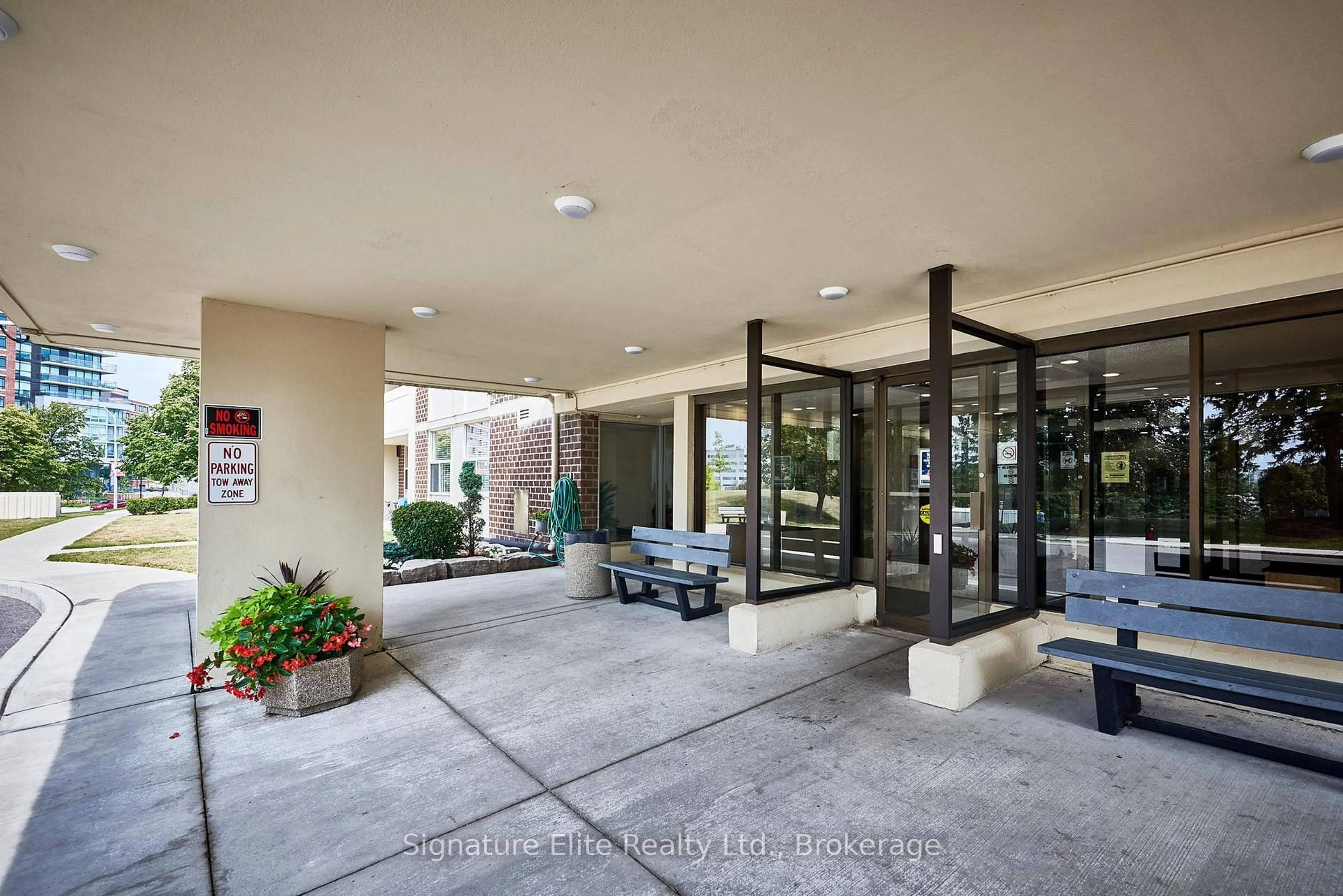 Indoor foyer for 66 Falby Crt #710, Ajax Ontario L1S 3L2