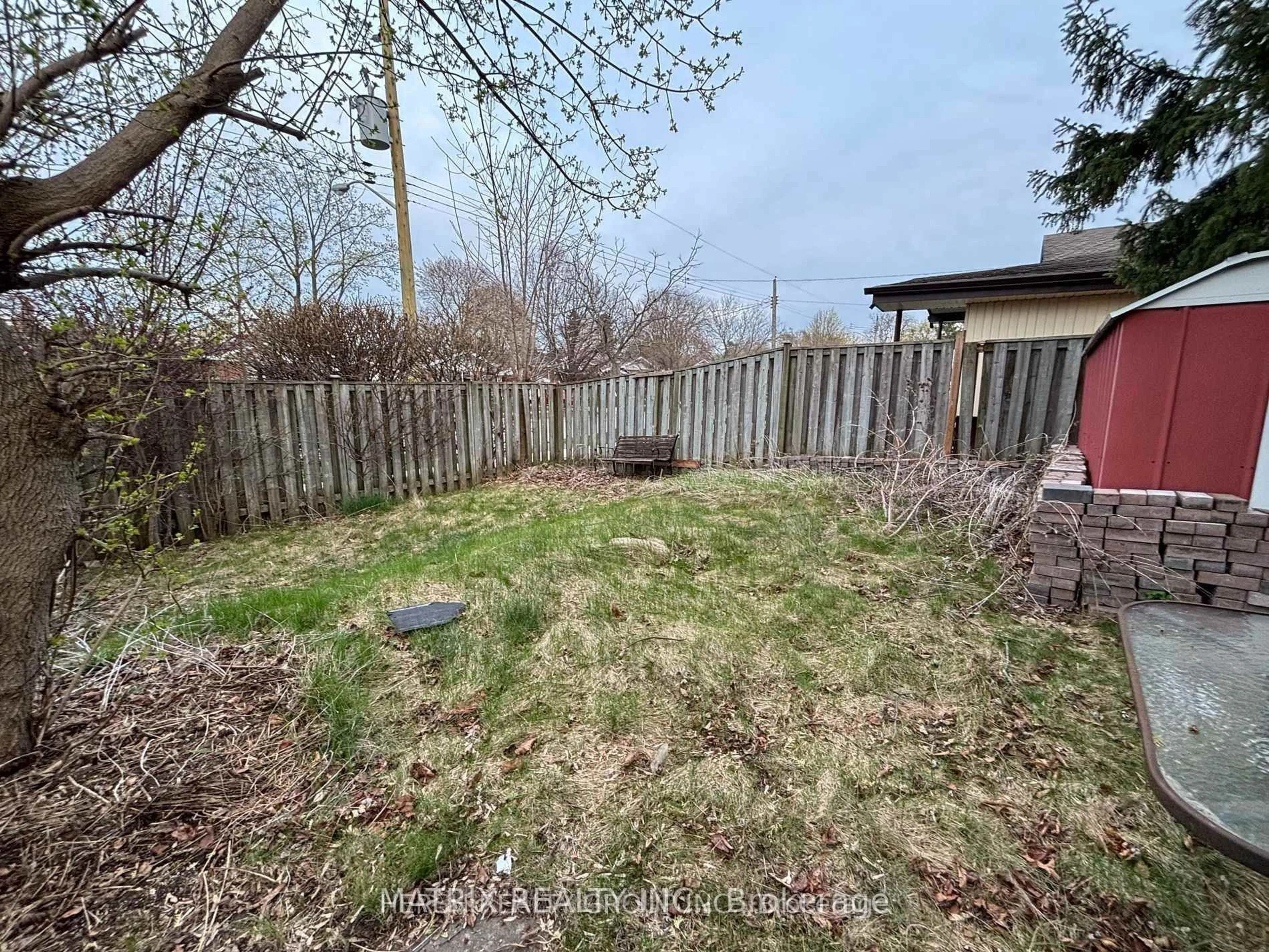 A pic from outside/outdoor area/front of a property/back of a property/a pic from drone, forest/trees view for 36 Gaiety Dr, Toronto Ontario M1H 1C1