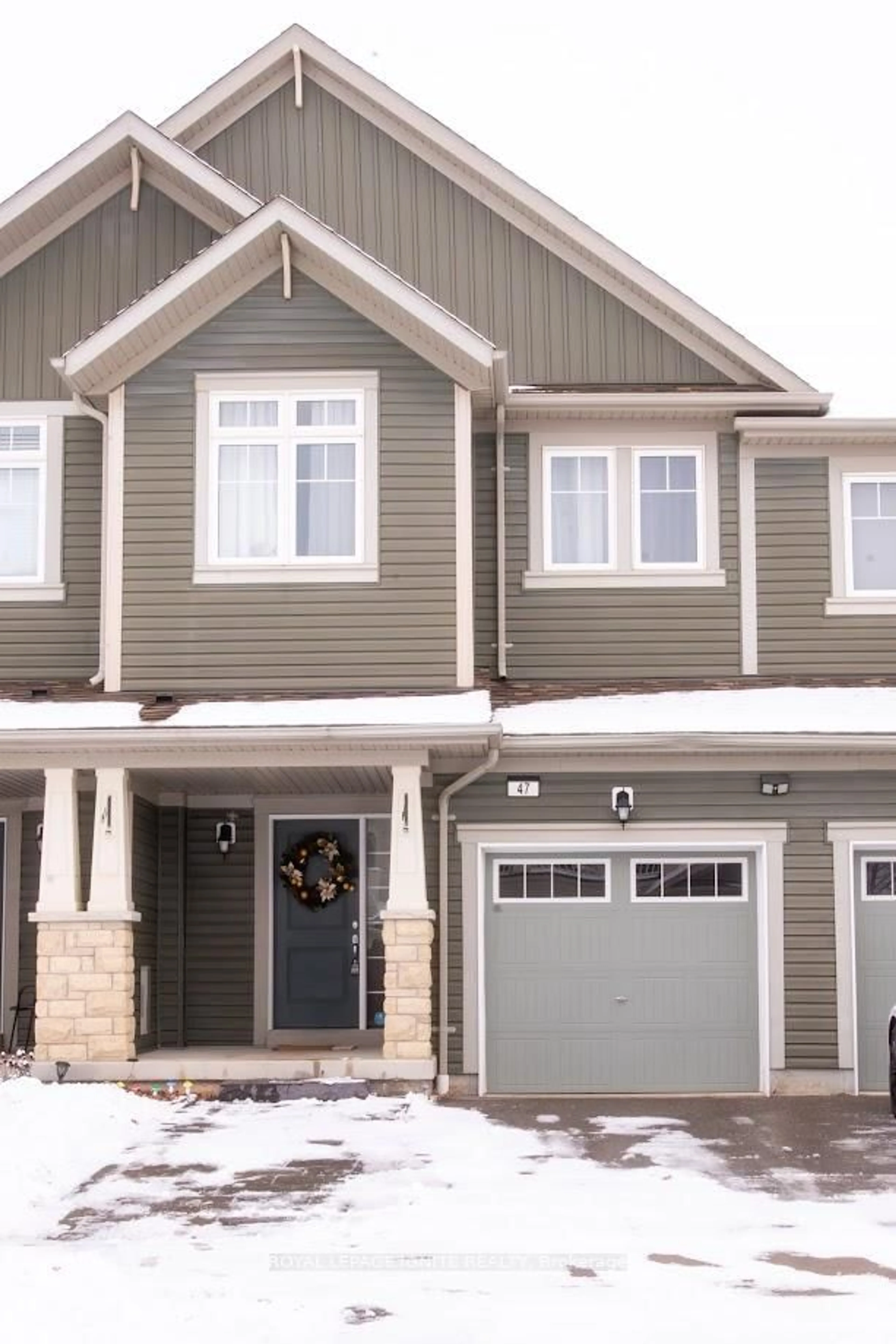 Home with vinyl exterior material, street for 47 Tabaret Cres, Oshawa Ontario L1L 0G5