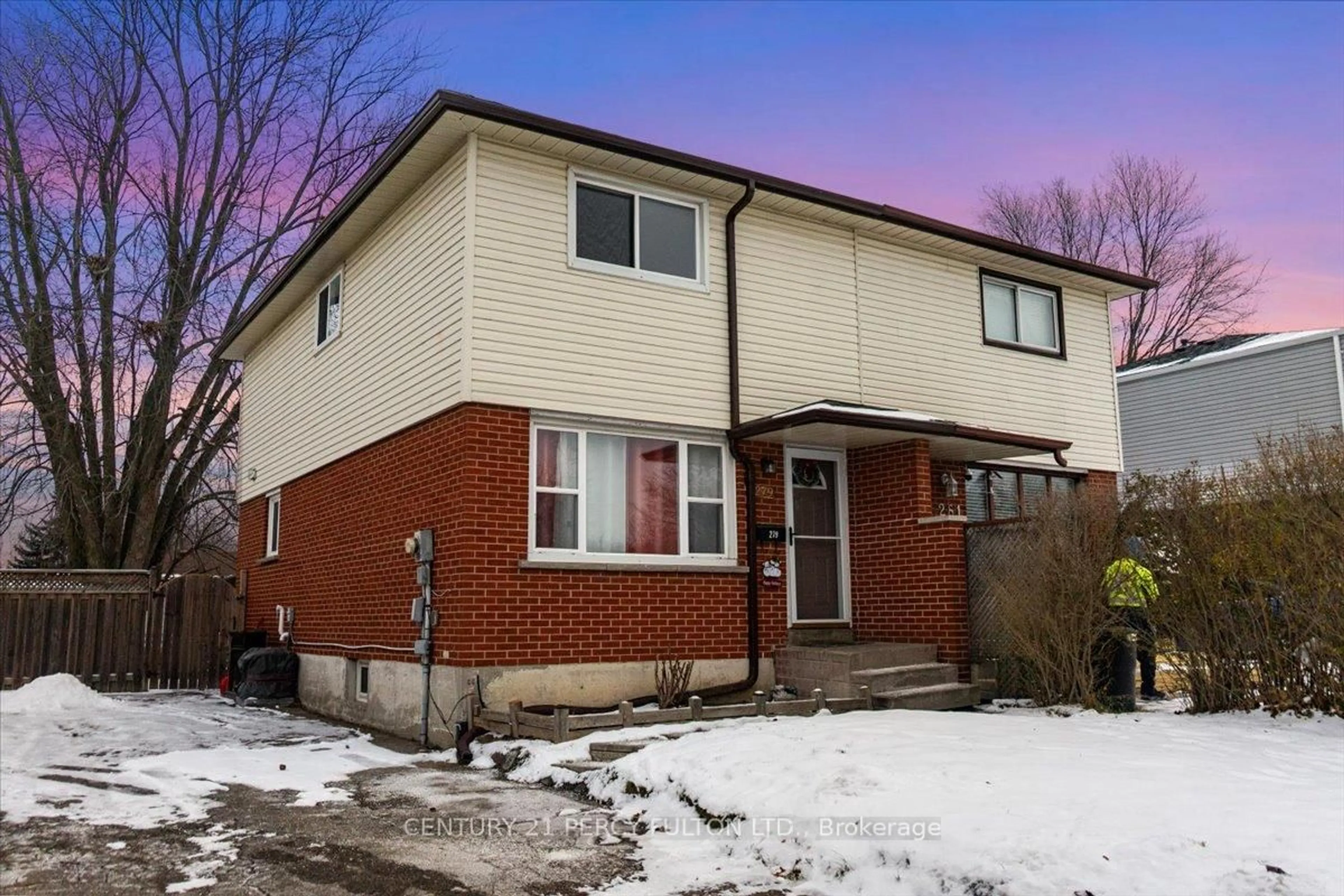 Home with brick exterior material, street for 279 Vancouver Cres, Oshawa Ontario L1J 2A1