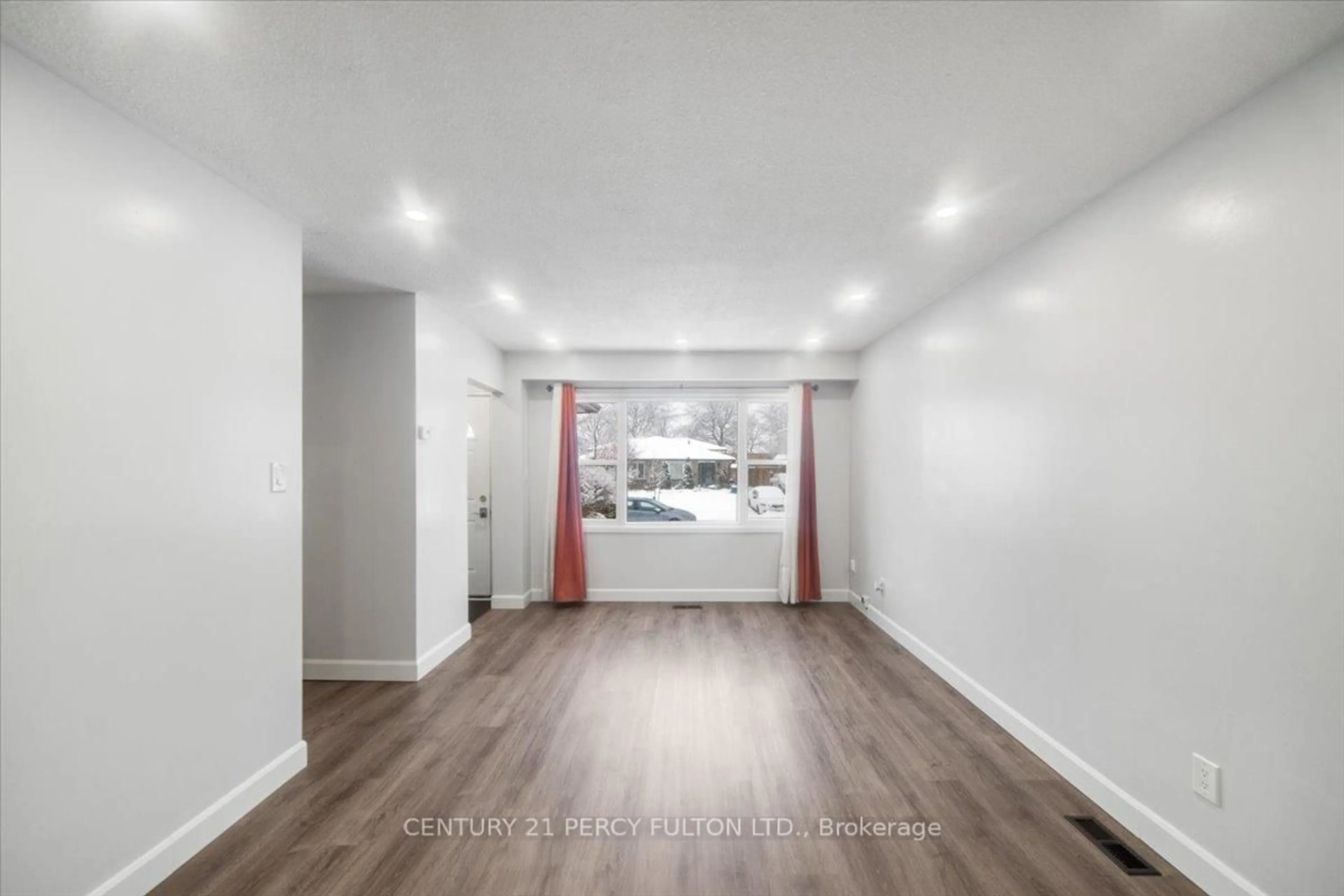 Unknown for 279 Vancouver Cres, Oshawa Ontario L1J 2A1