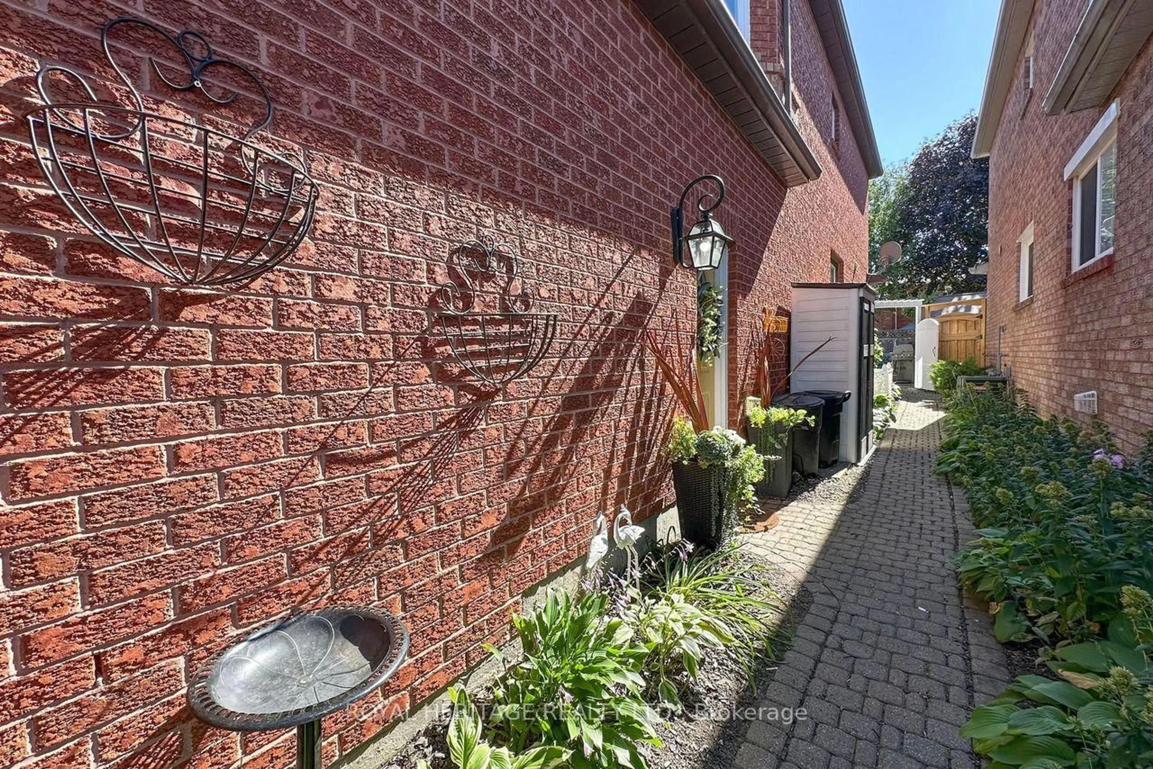 Unknown for 66 Fieldnest Cres, Whitby Ontario L1R 1Z6